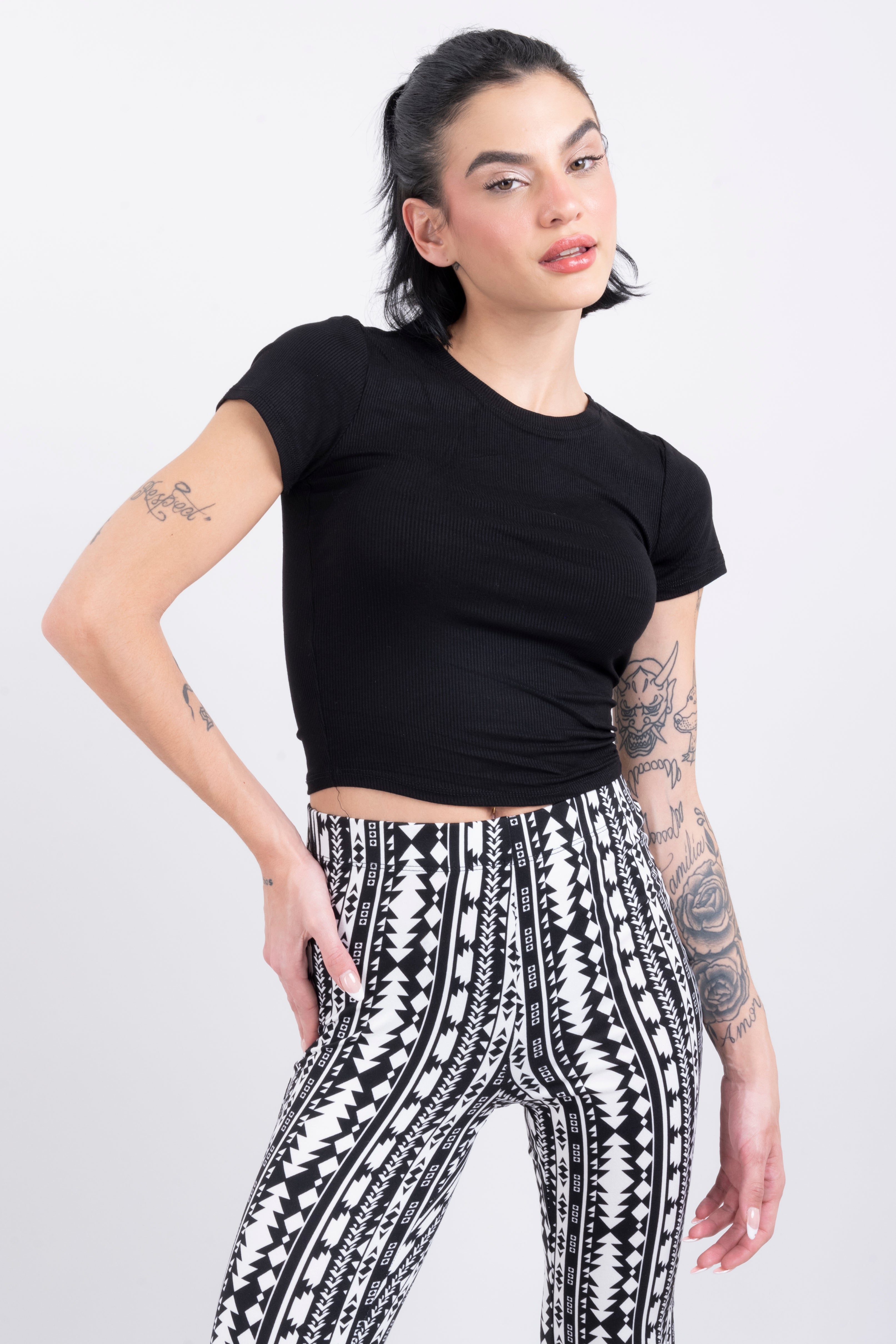 Top liso manga corta rib NEGRO