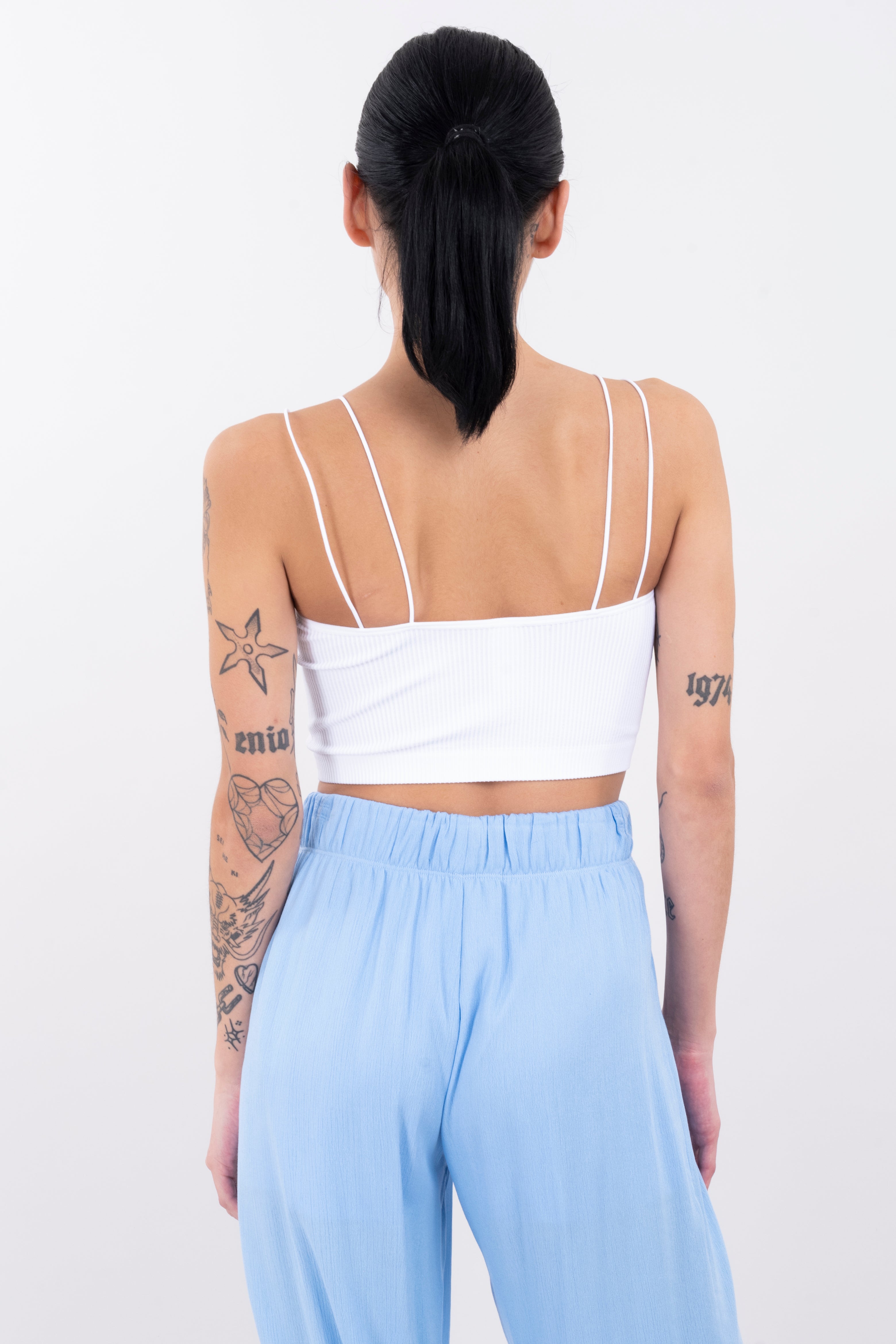 Top crop acanalado tirantes delgados BLANCO