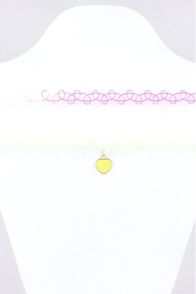 2 P Choker Plastico Charm Corazon AMARILLO