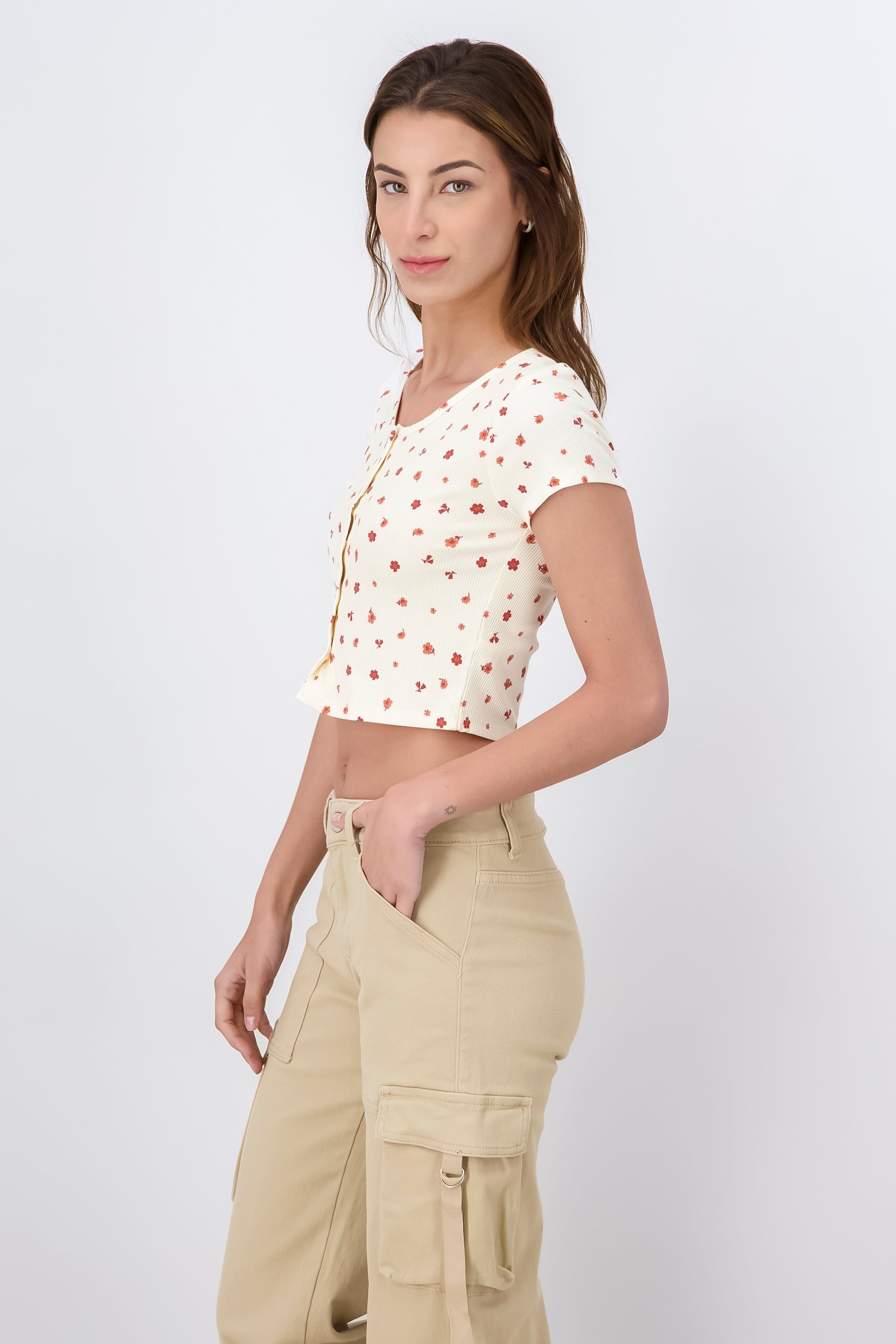 Top Acanalado Botones Flores HUESO COMBO