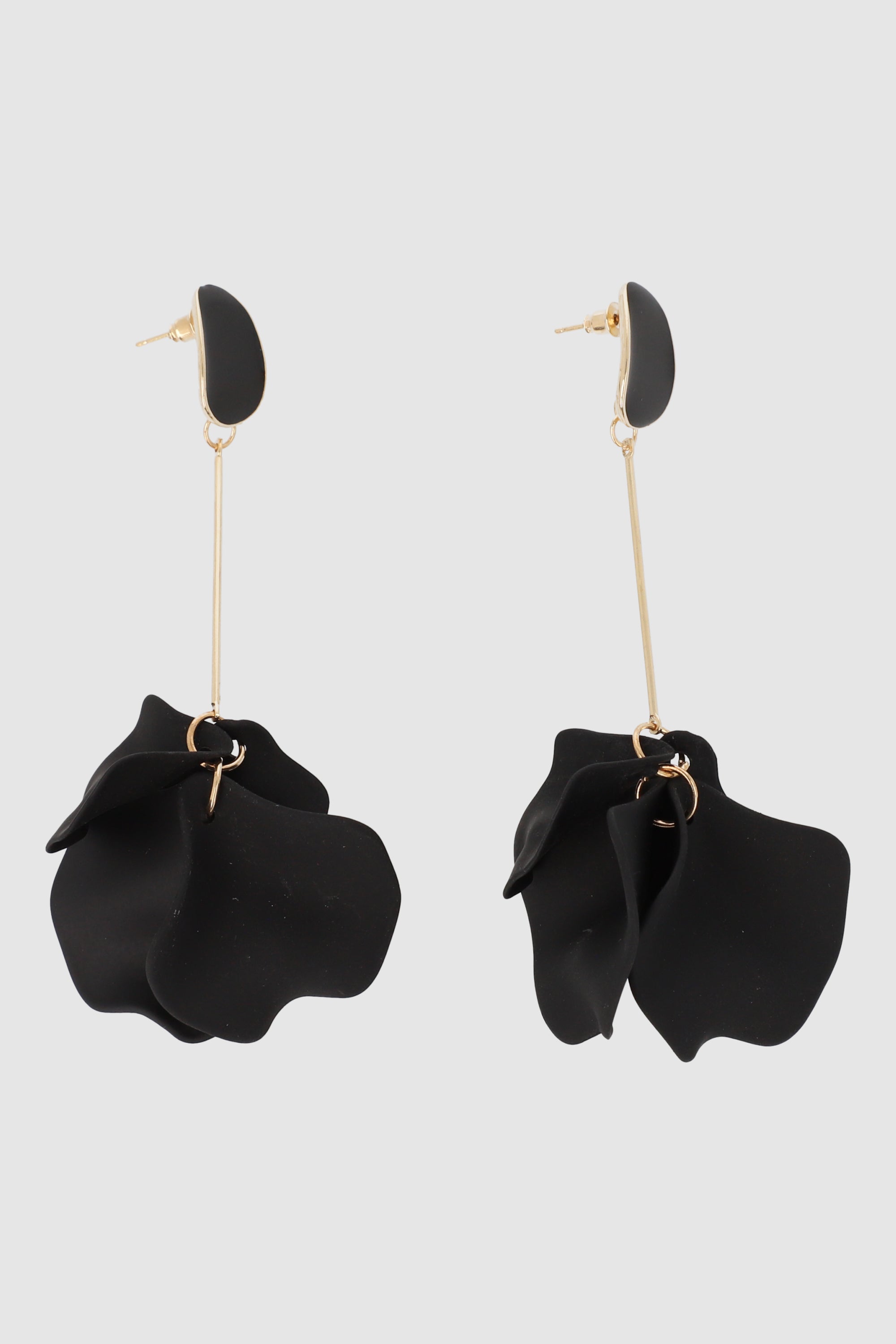 Aretes Largos Pétalos NEGRO