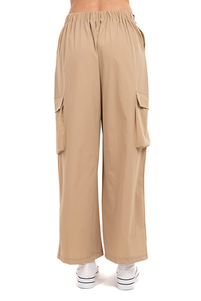 Pantalón parachute cordones liso KHAKI