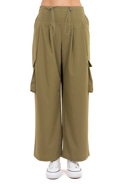 Pantalón parachute cordones liso OLIVO