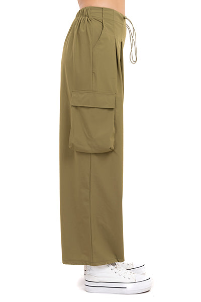 Pantalón parachute cordones liso OLIVO