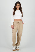 Pantalón Cargo Monocolor Bolsas