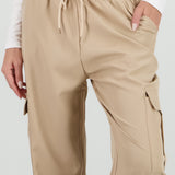 Pantalón Cargo Monocolor Bolsas