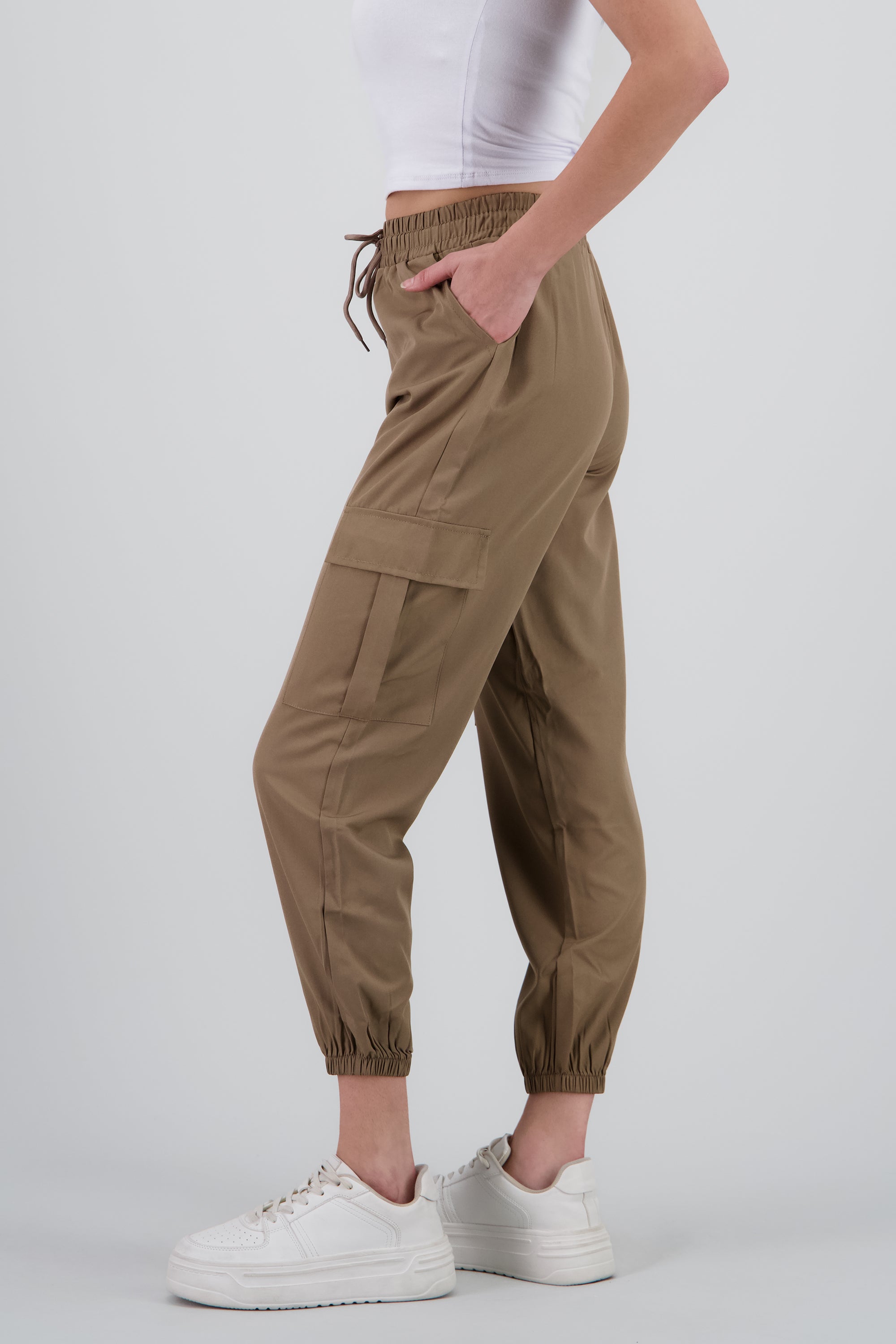 Pantalón Cargo Monocolor Bolsas CHOCOLATE