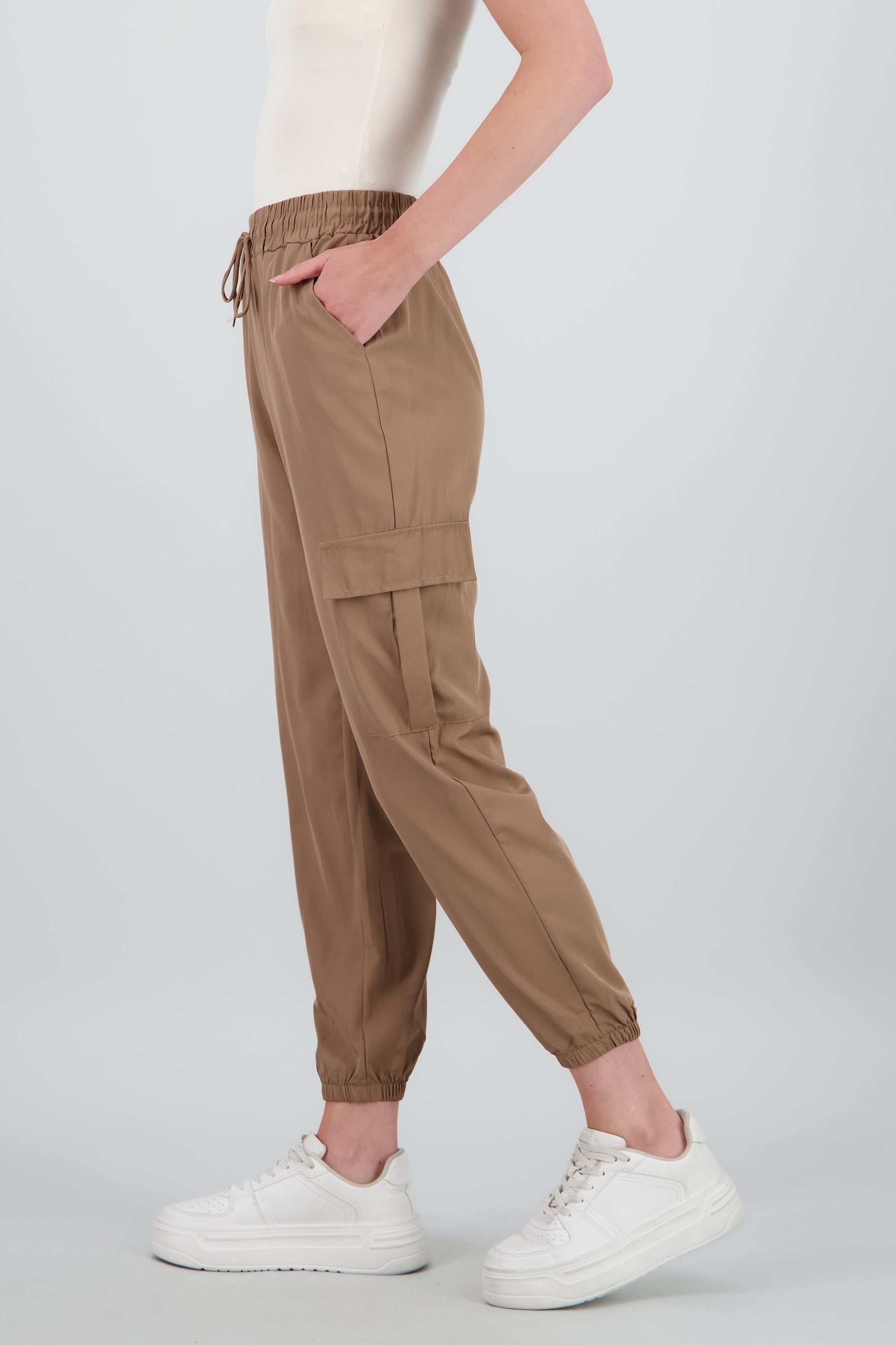 Pantalón Cargo Monocolor Bolsas CHOCOLATE