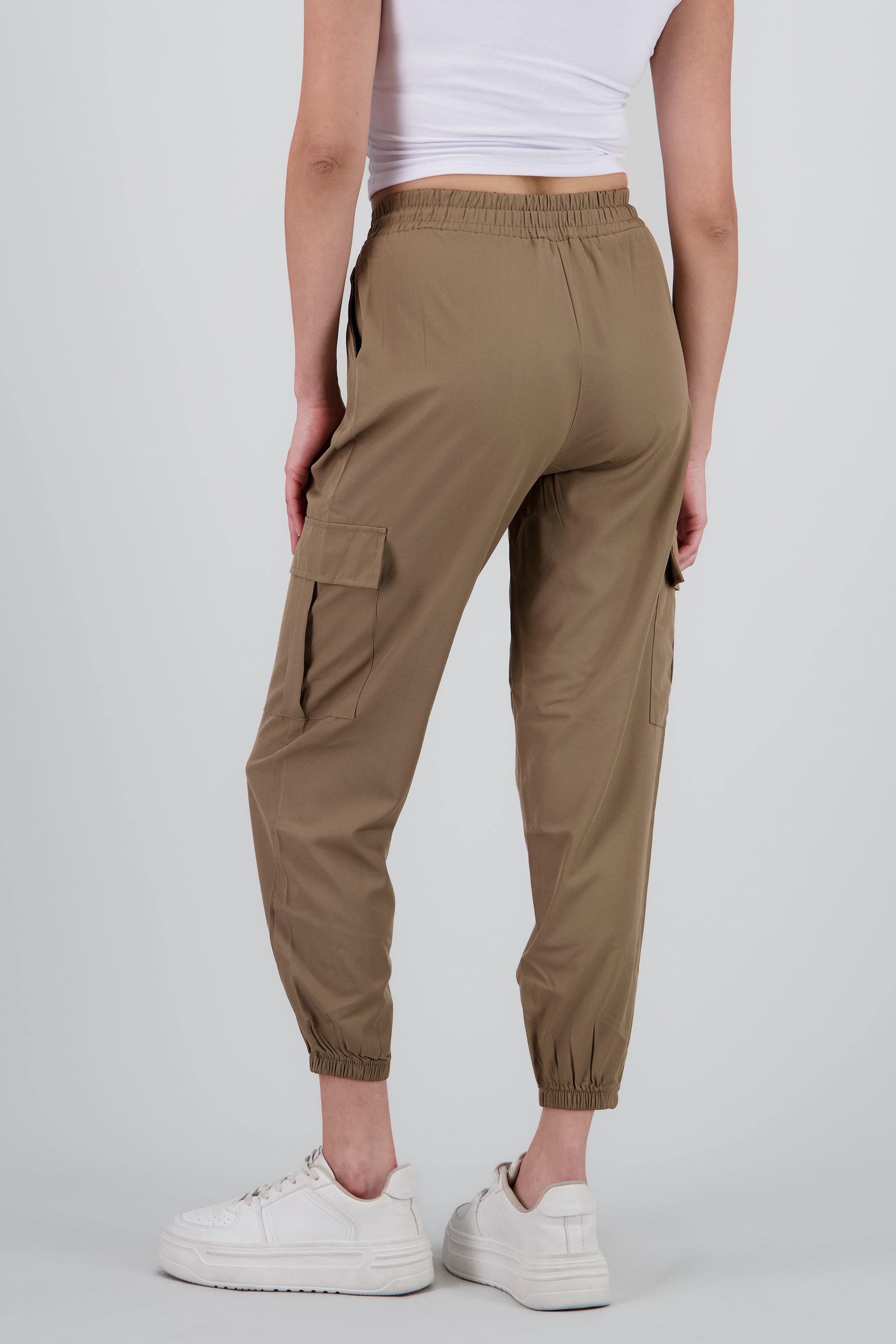 Pantalón Cargo Monocolor Bolsas CHOCOLATE