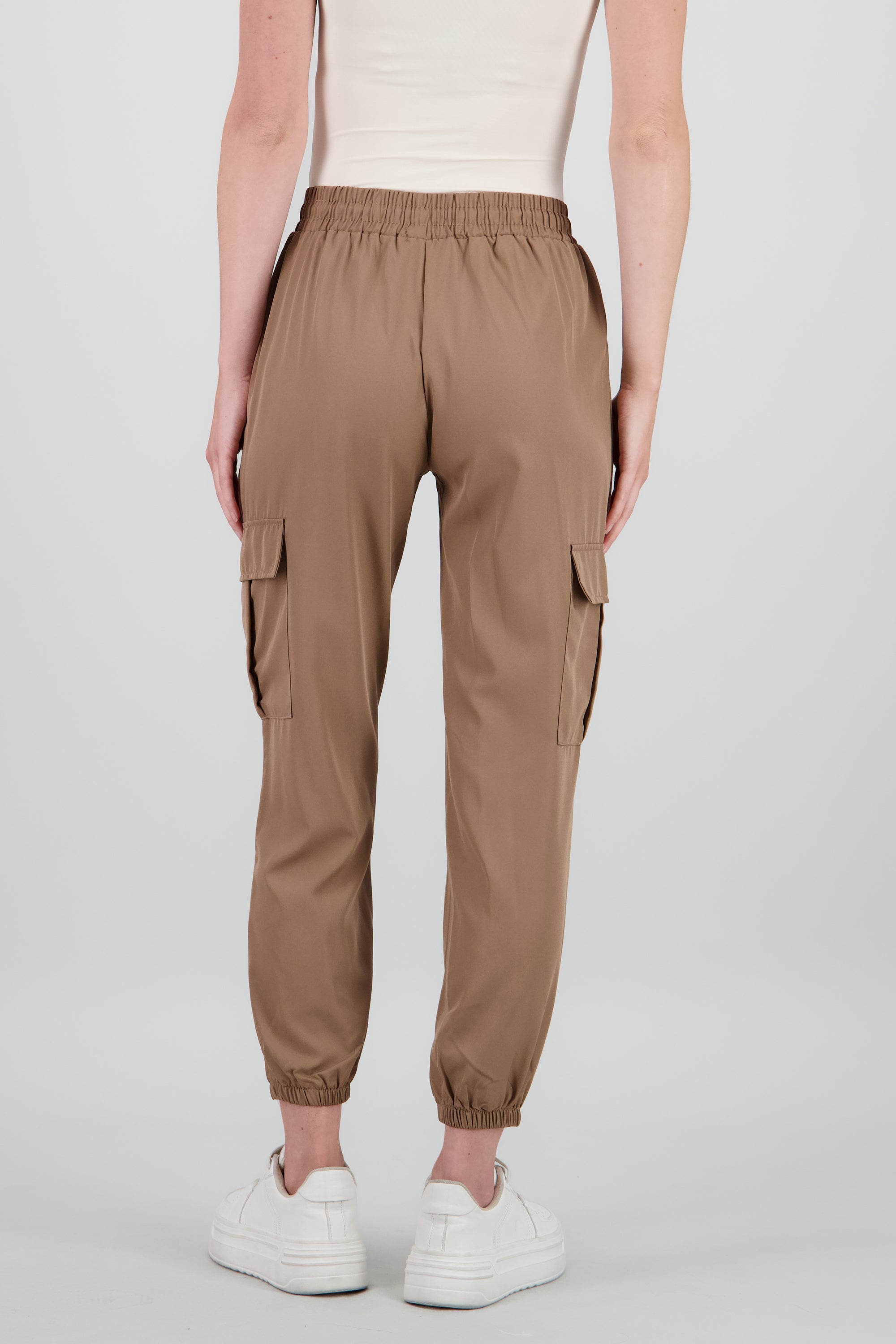 Pantalón Cargo Monocolor Bolsas CHOCOLATE