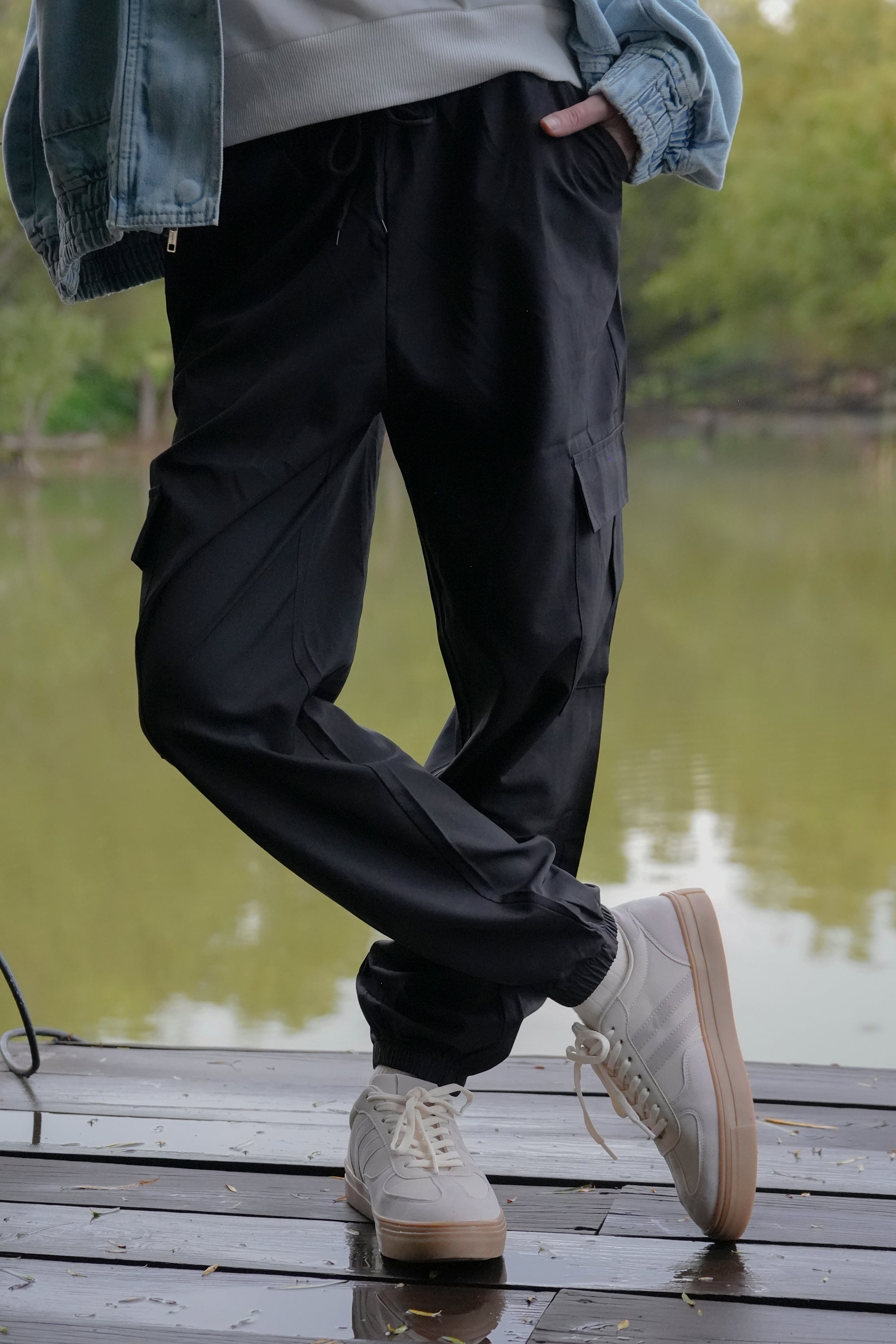 Pantalón Cargo Monocolor Bolsas NEGRO