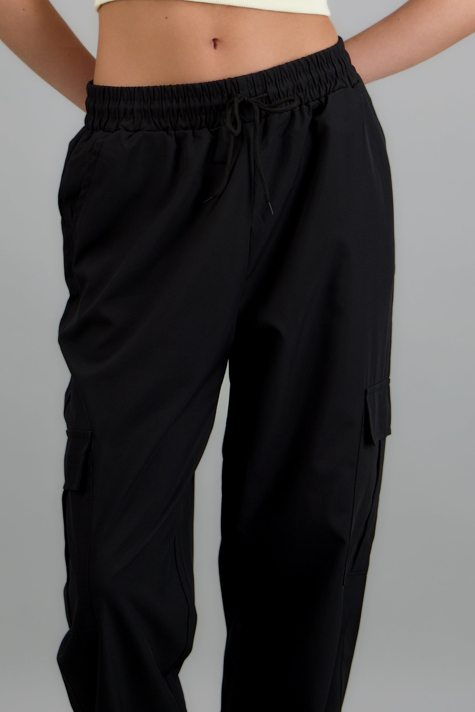 Pantalón Cargo Monocolor Bolsas NEGRO