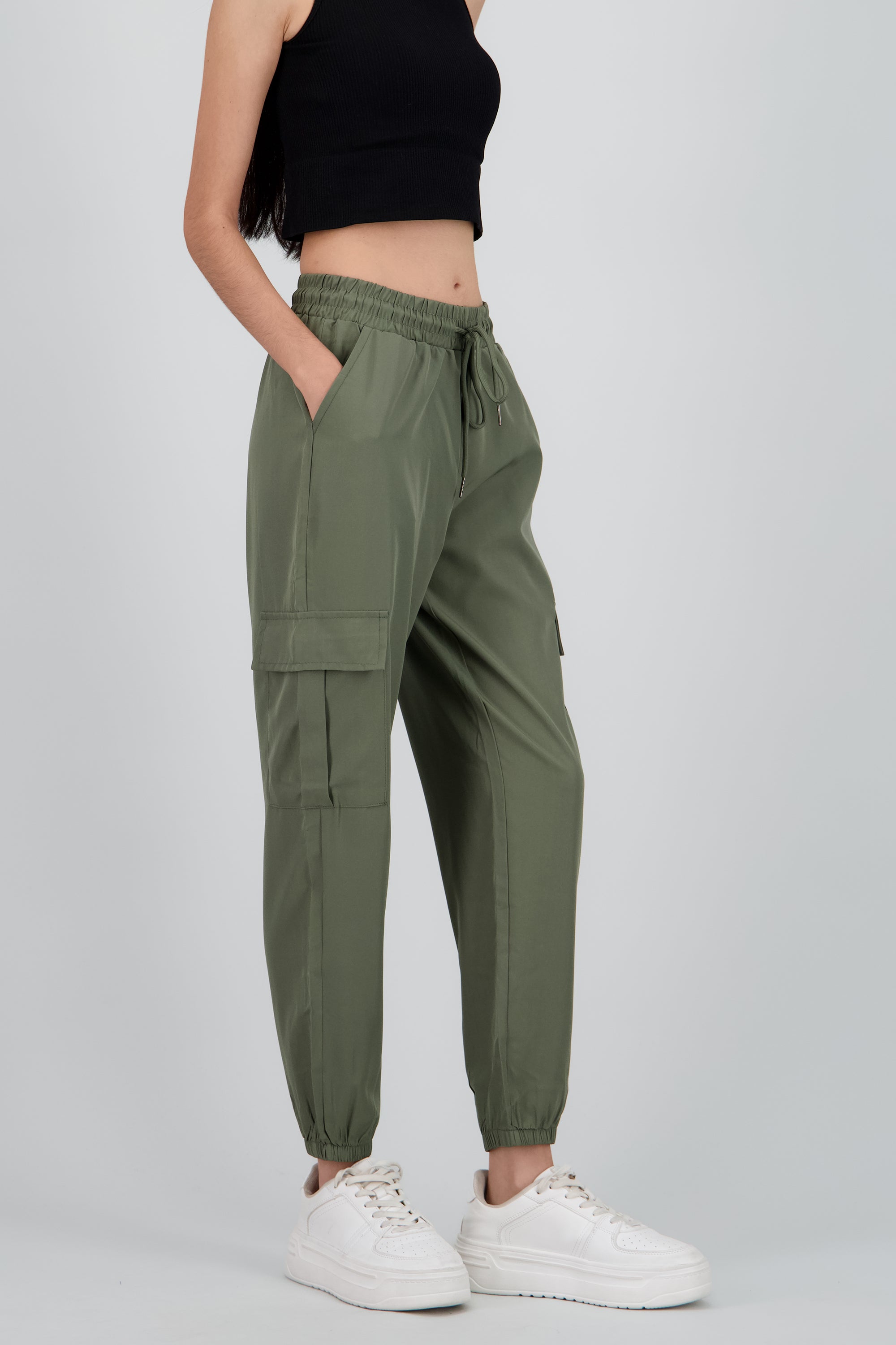 Pantalón Cargo Monocolor Bolsas VERDE PASTO