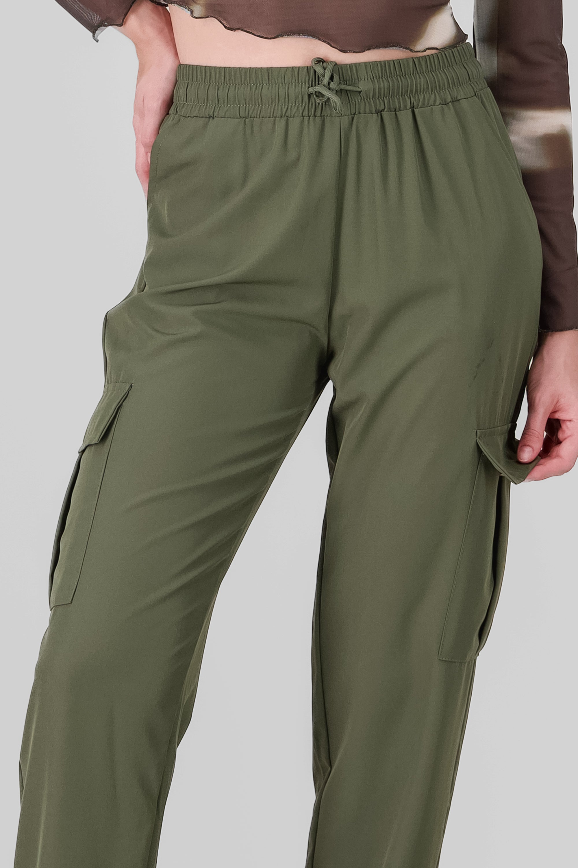 Pantalón Cargo Monocolor Bolsas VERDE PASTO