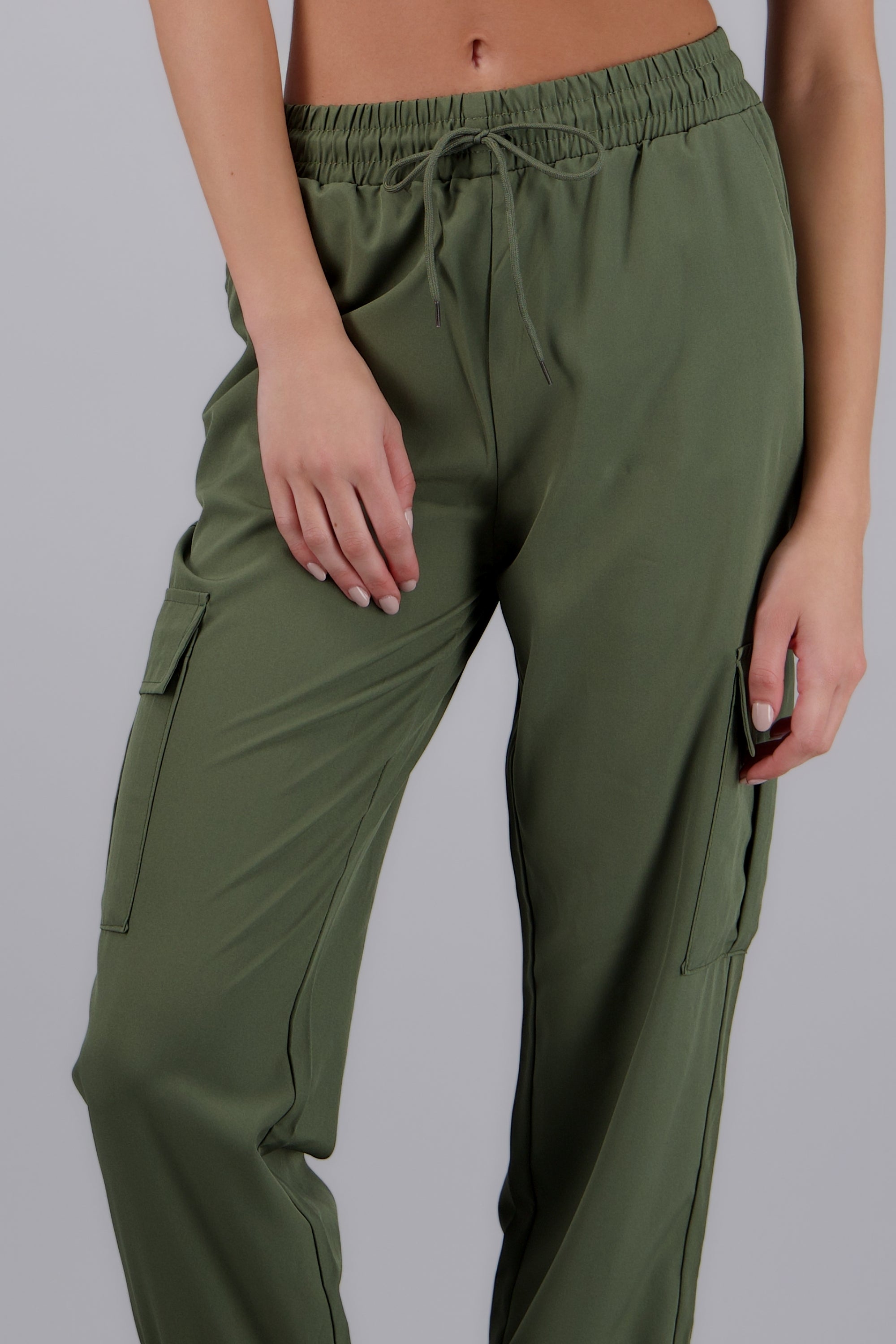 Pantalón Cargo Monocolor Bolsas VERDE PASTO