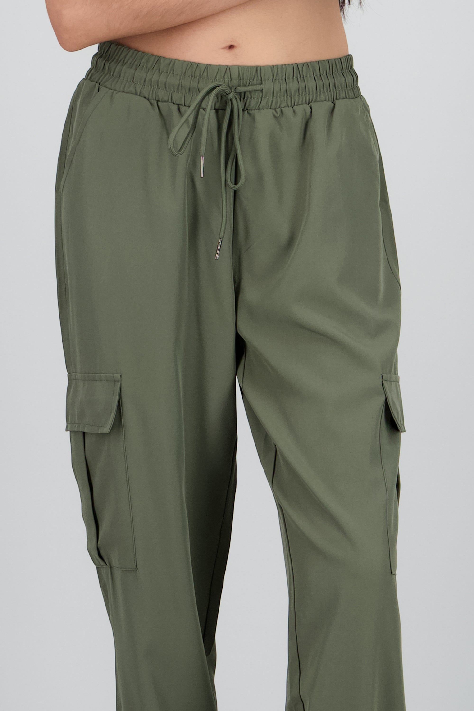 Pantalón Cargo Monocolor Bolsas VERDE PASTO
