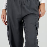 Pantalón Cargo Monocolor Bolsas
