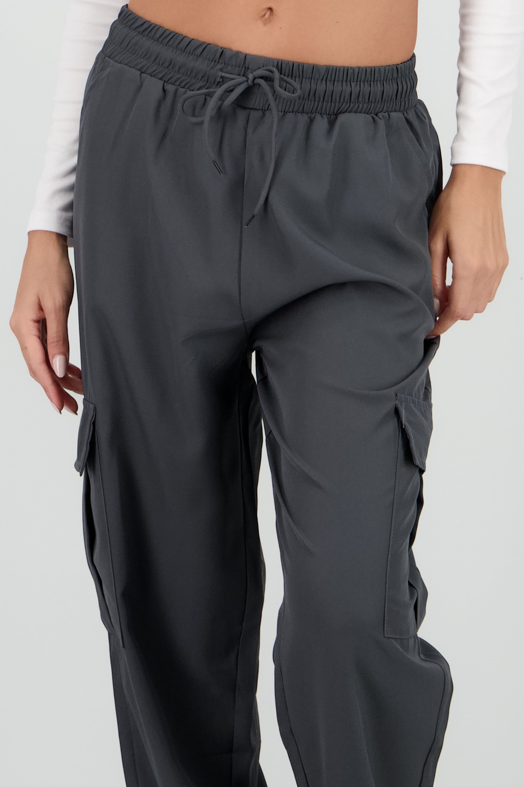 Pantalón Cargo Monocolor Bolsas GRIS OBSCURO
