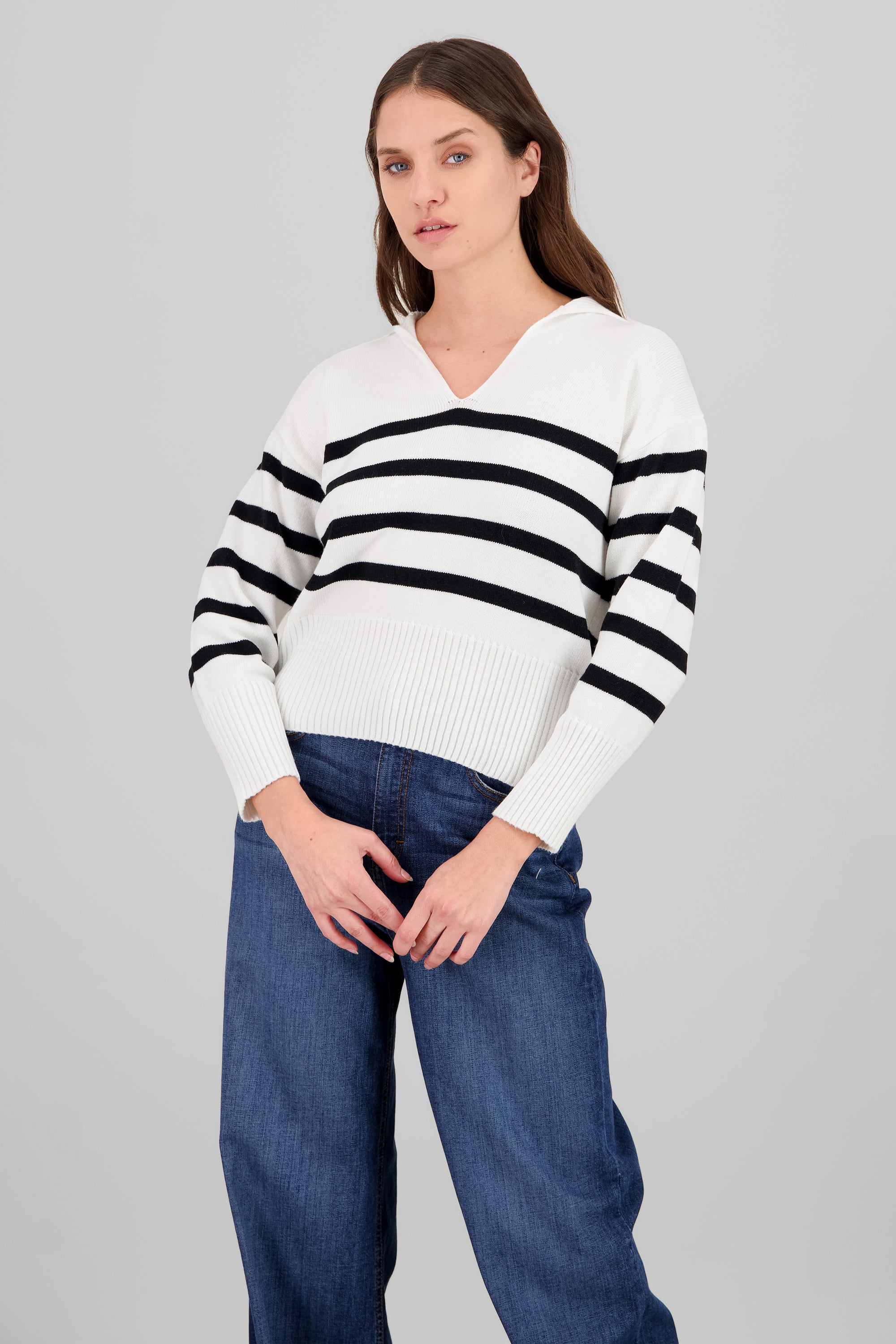 Suéter cuello polo rayas