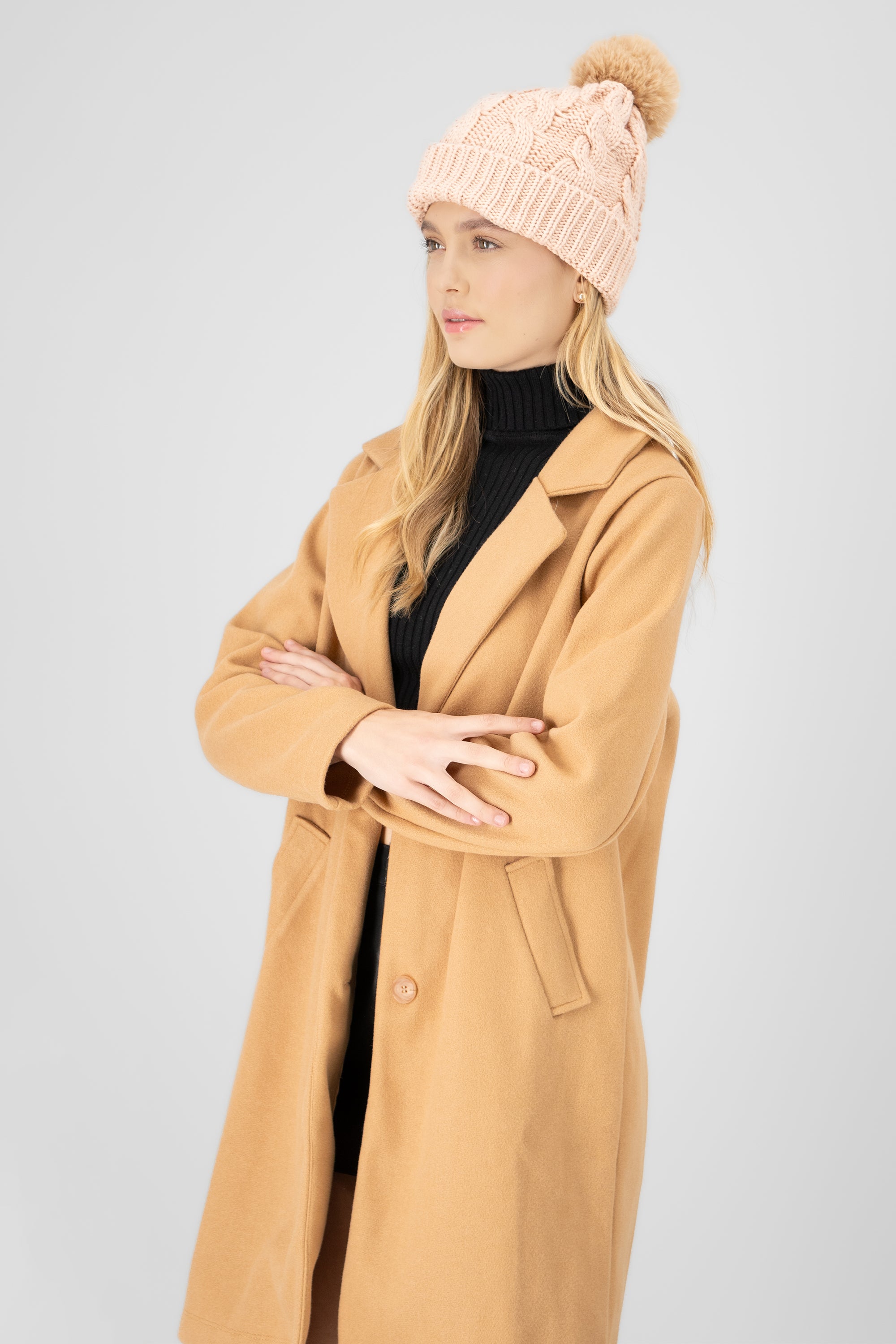 Gorro tejido trenzado pompón