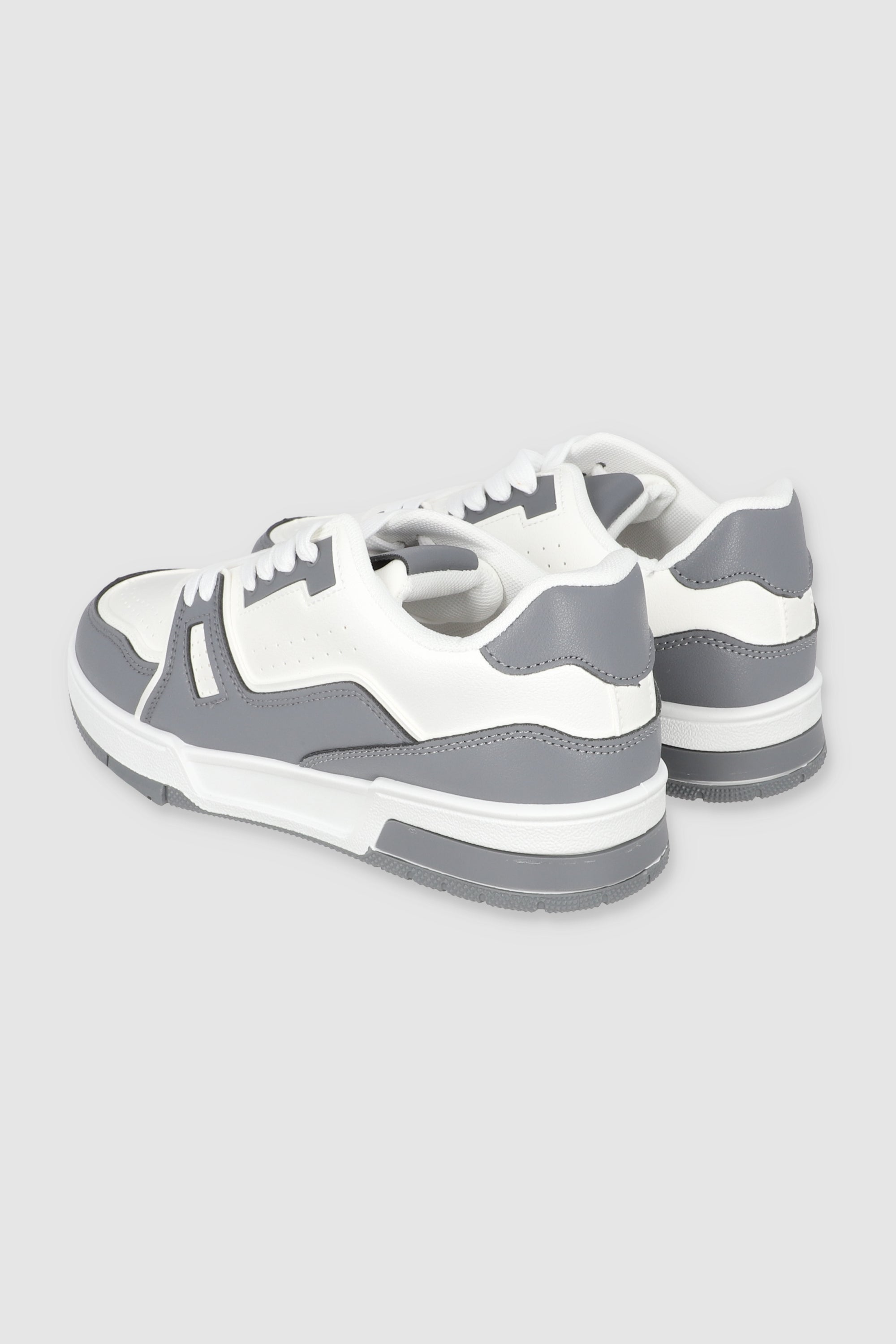 Tenis casual bicolor perforados GRIS