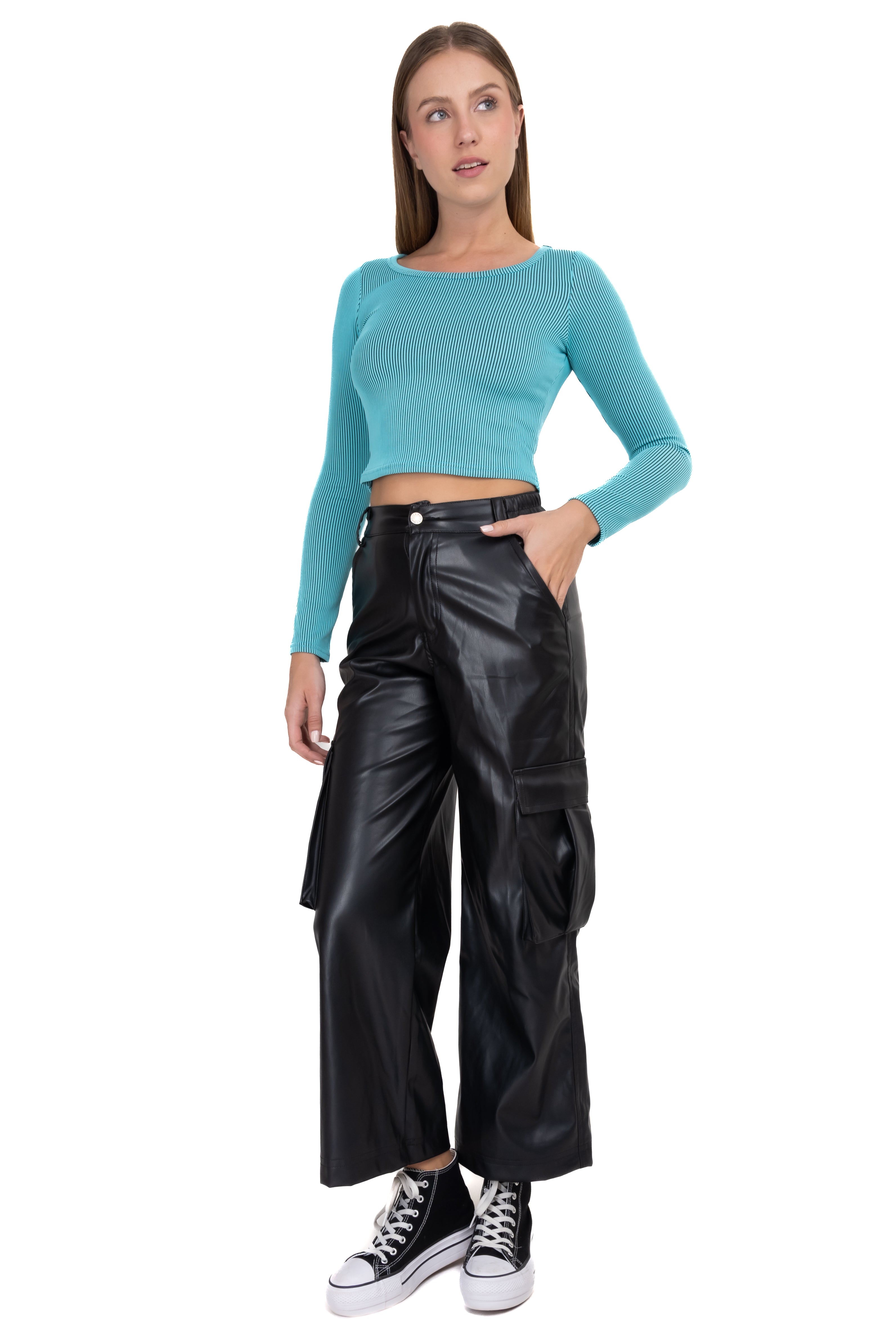 Pantalón efecto piel bolsos cargo NEGRO