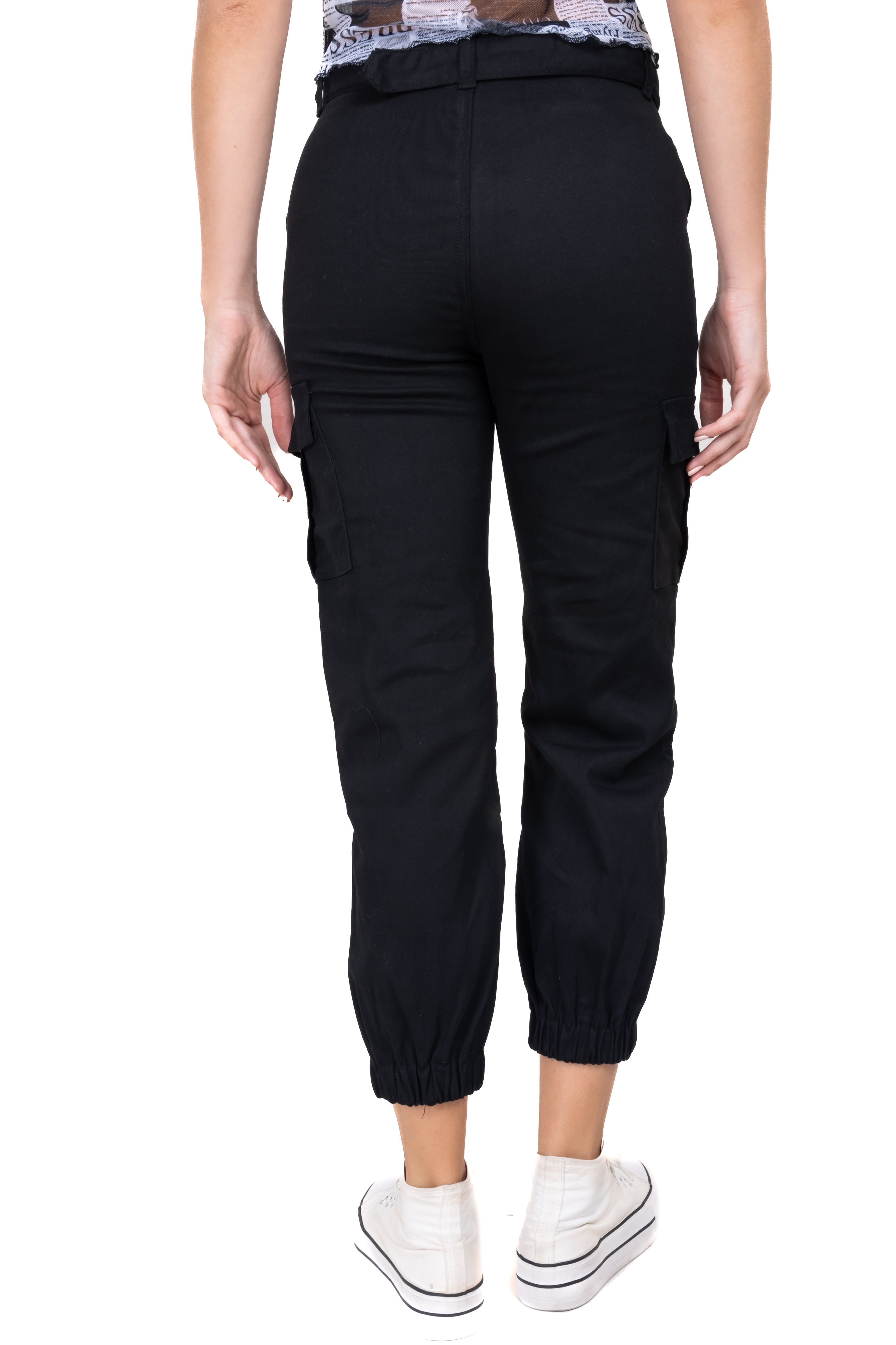 Jeans jogger bolsos cinturón NEGRO