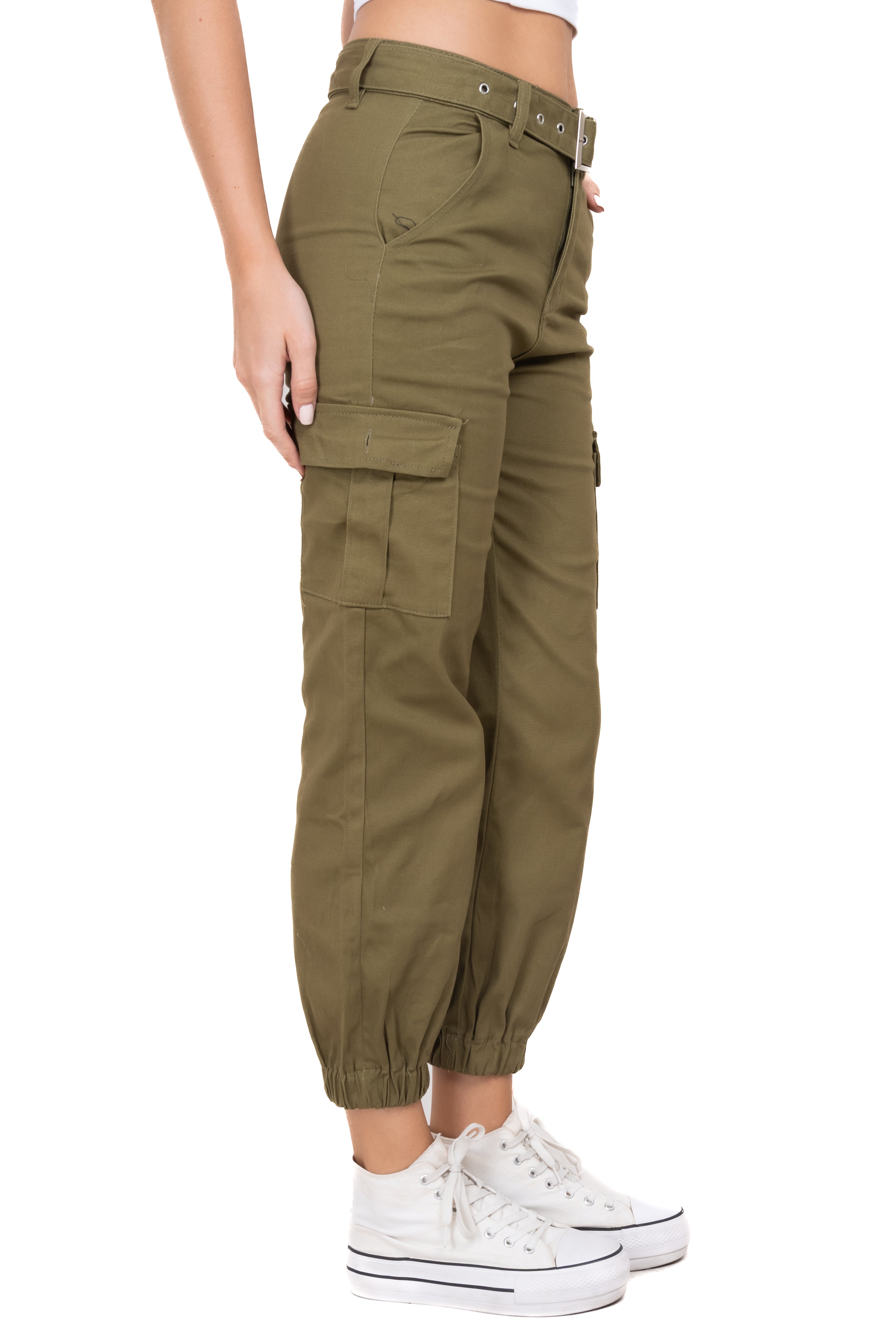 Jeans jogger bolsos cinturón OLIVO