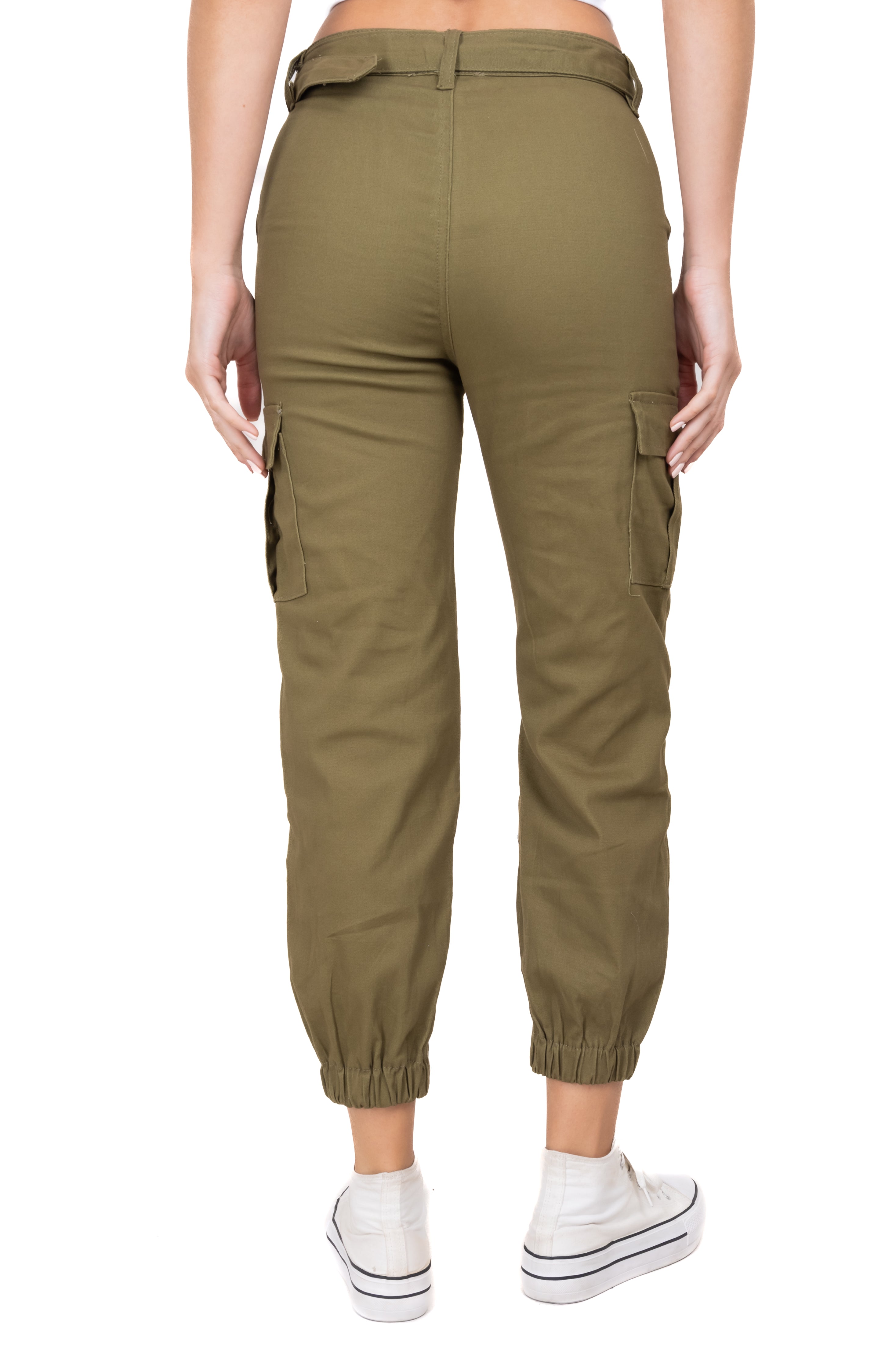 Jeans jogger bolsos cinturón OLIVO
