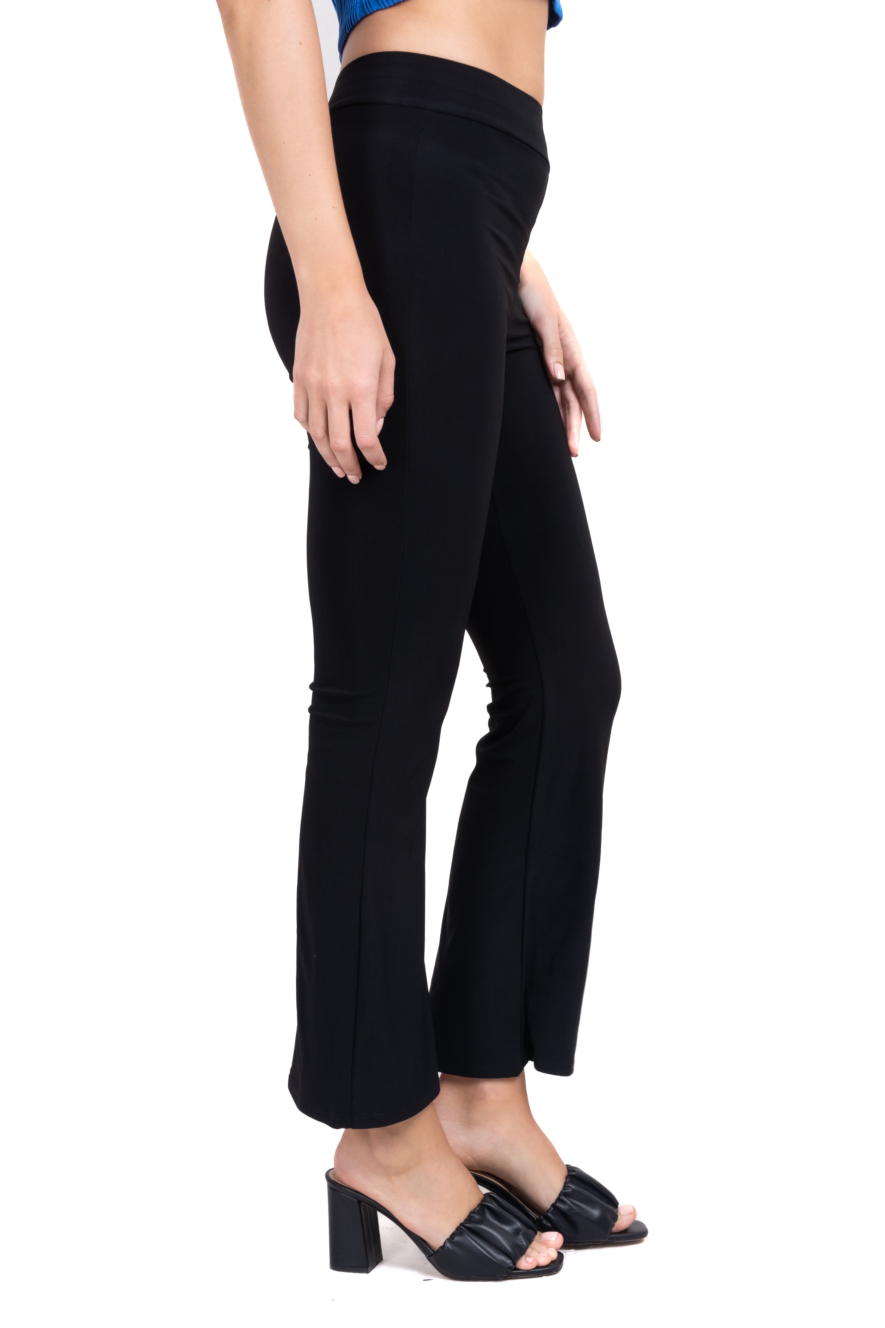 Pantalón flared cintura media NEGRO