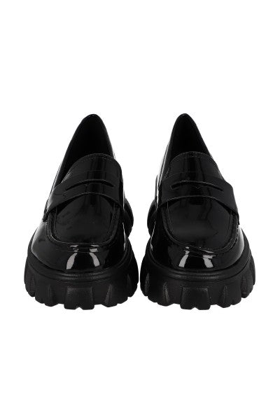 Loafer charol suela dentada NEGRO