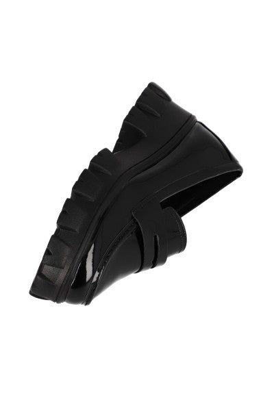 Loafer charol suela dentada NEGRO
