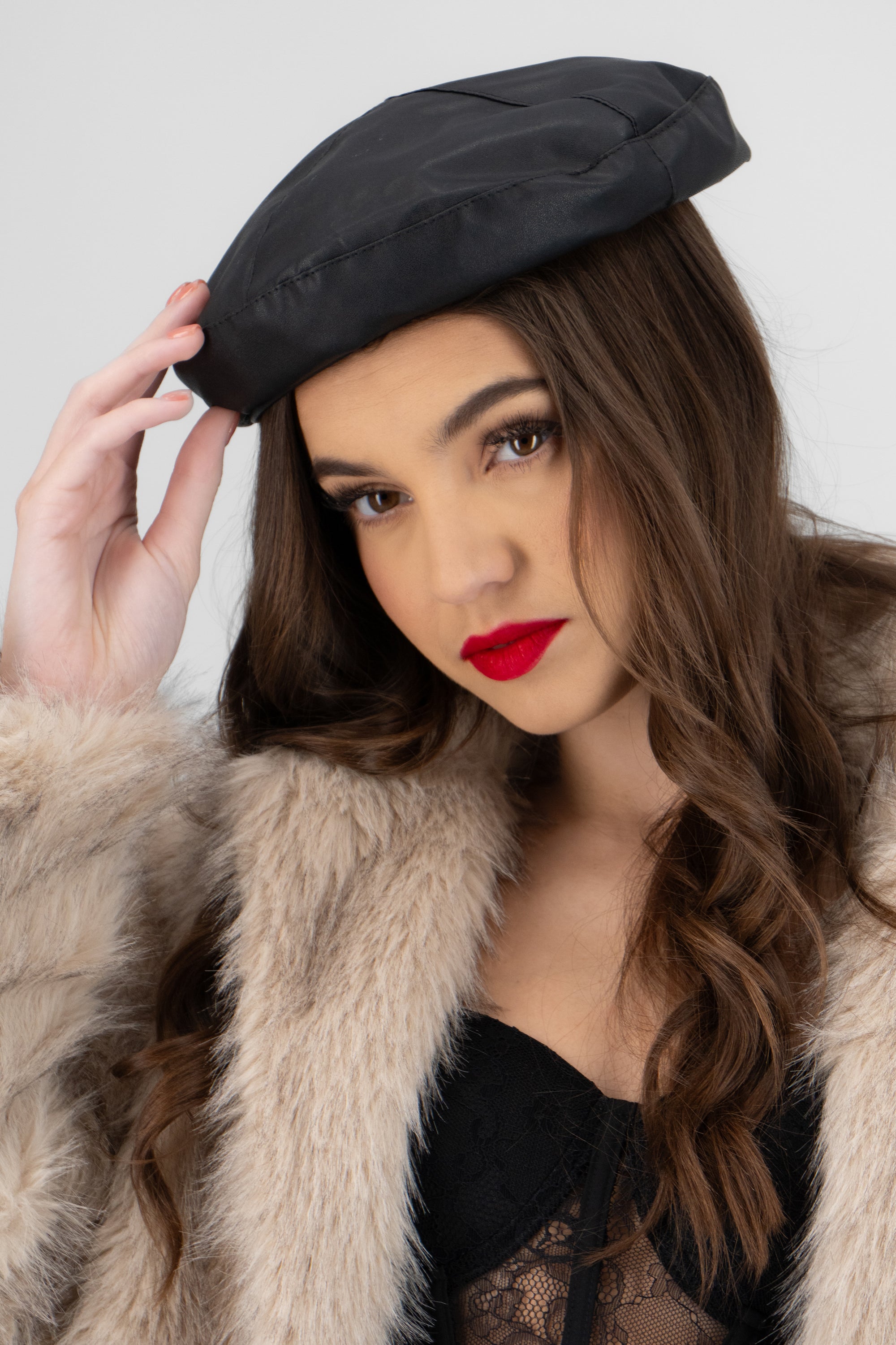 Boina efecto piel hebilla NEGRO