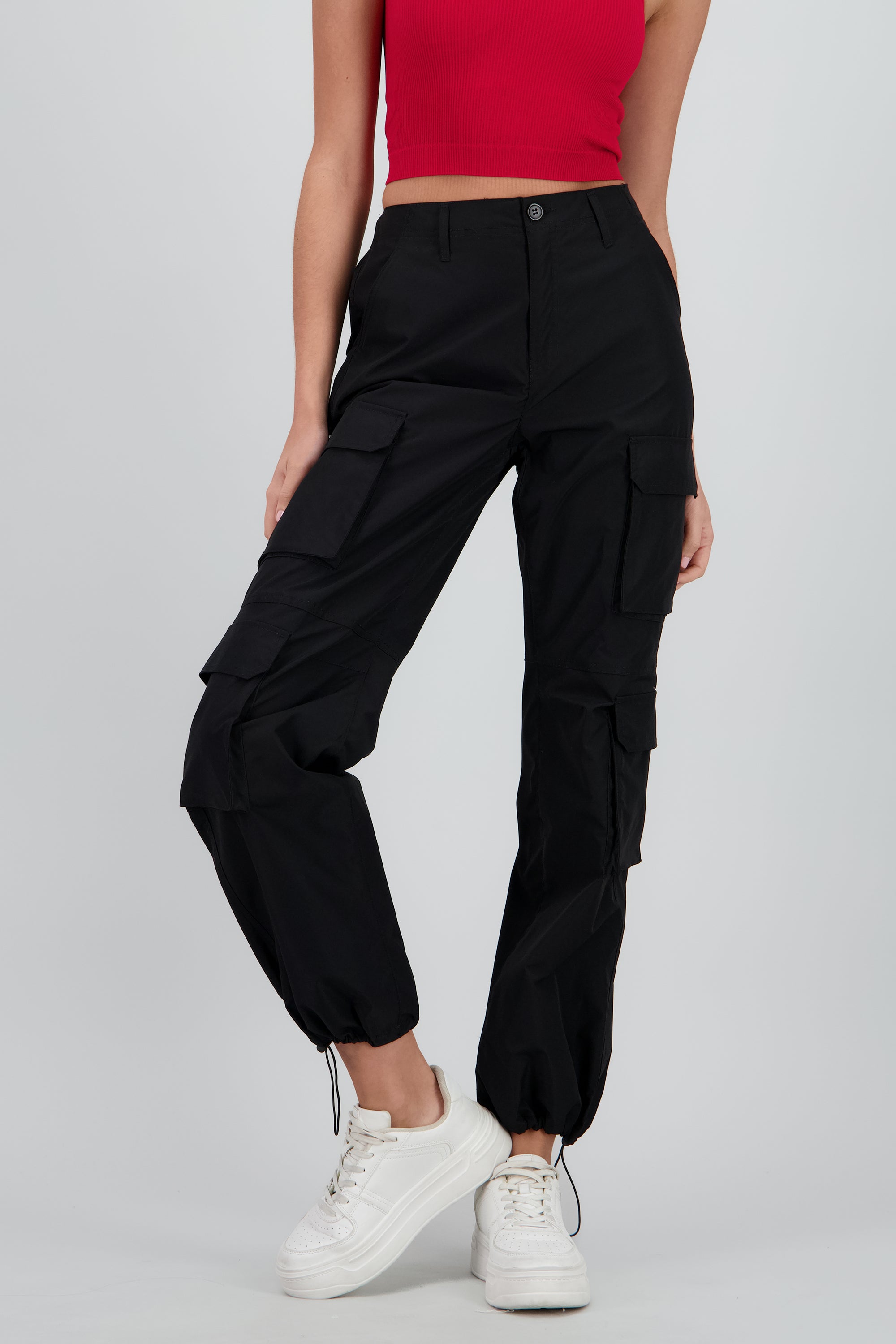 Pantalón parachute cargo multibolsillos