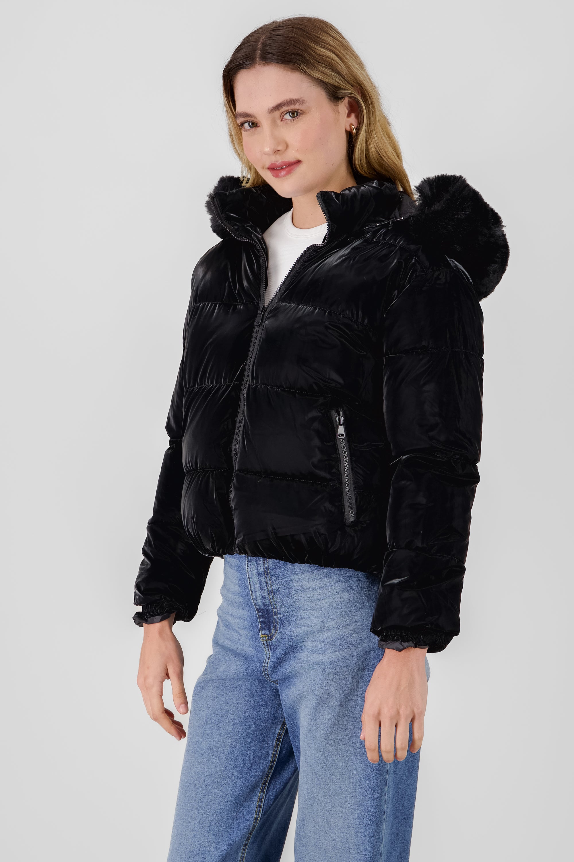 Chamarra capitonada gorro peluche