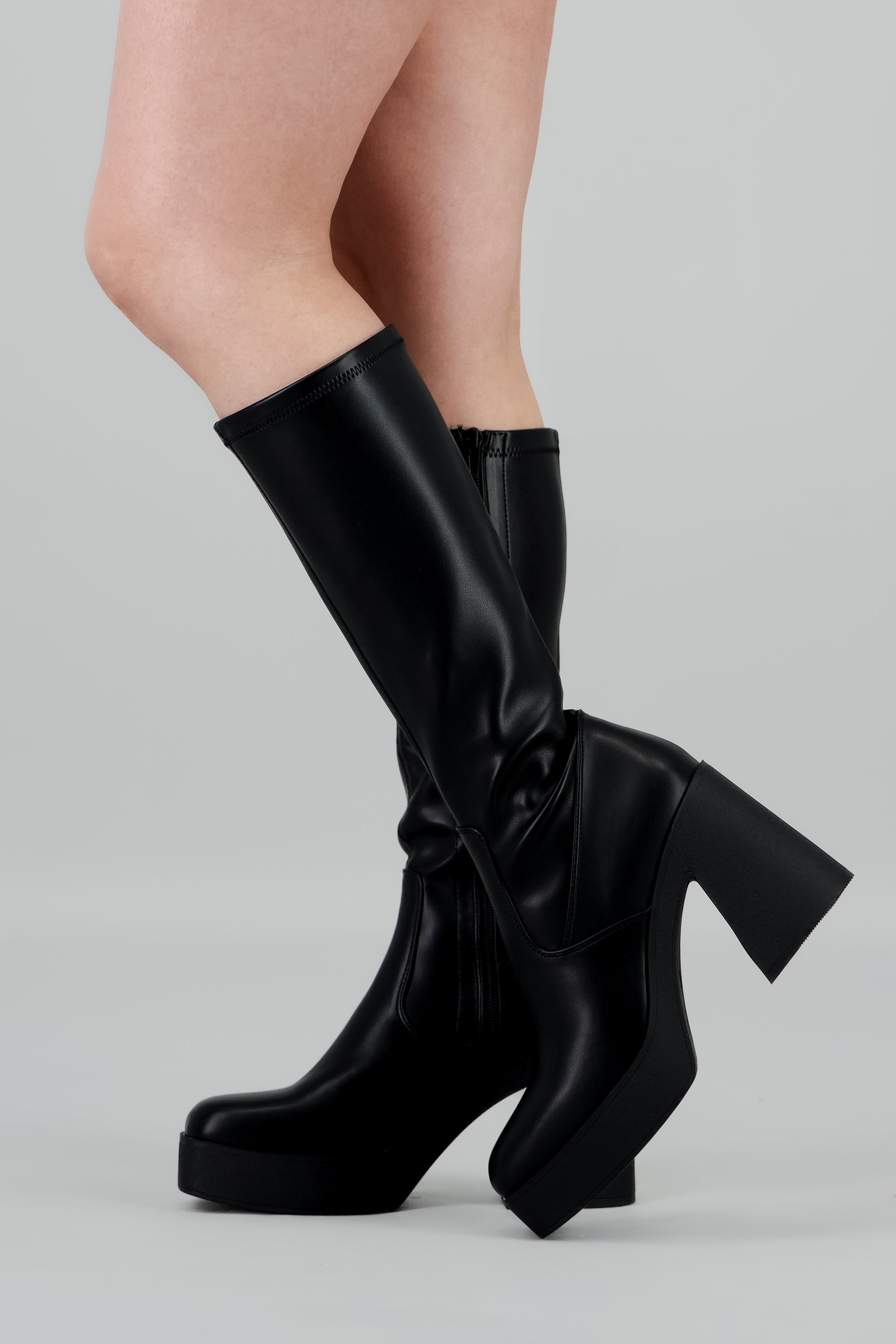 Botas ajustadas tacón ancho NEGRO