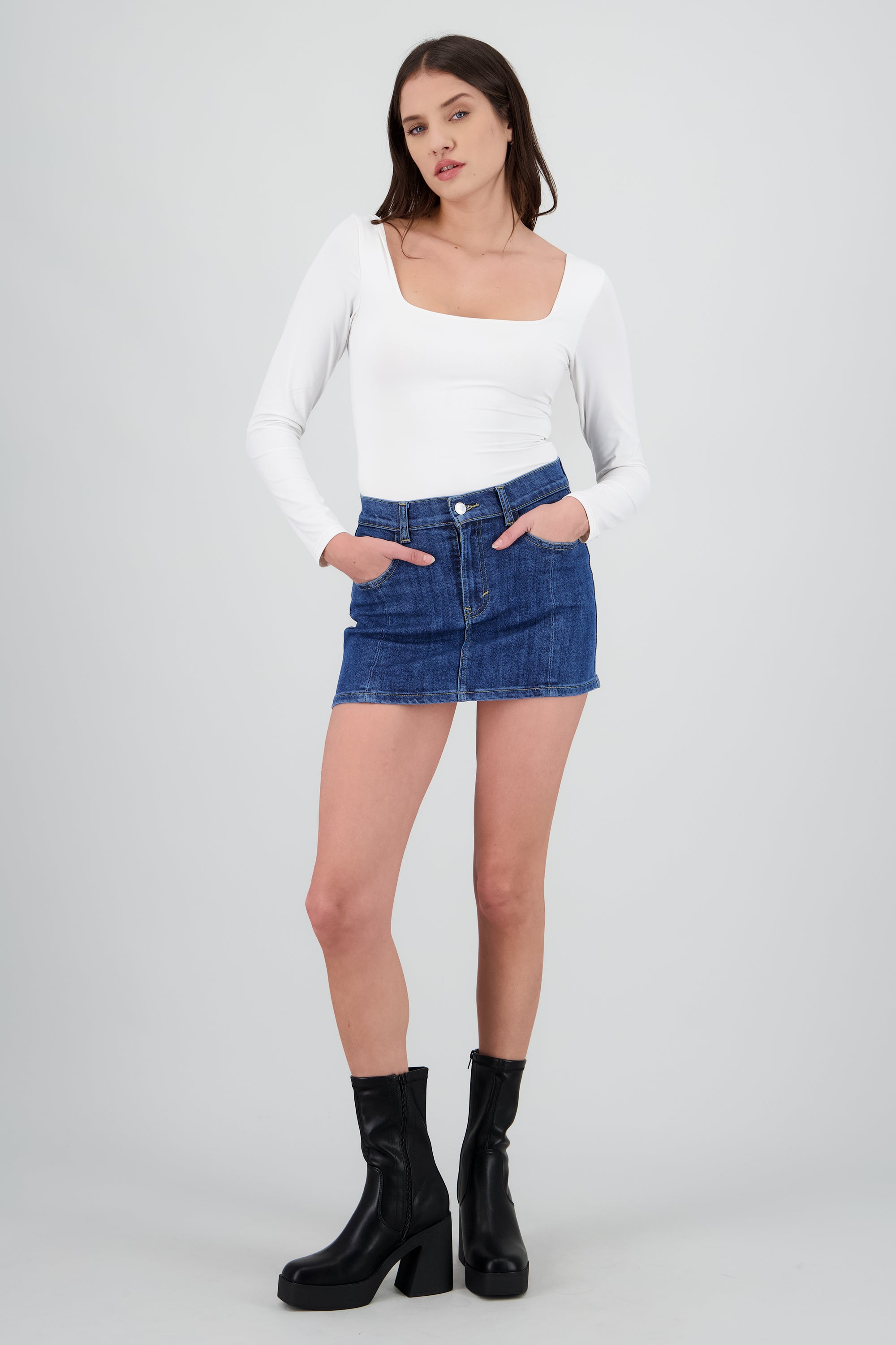 Botín Ajustado Tacón Ancho NEGRO