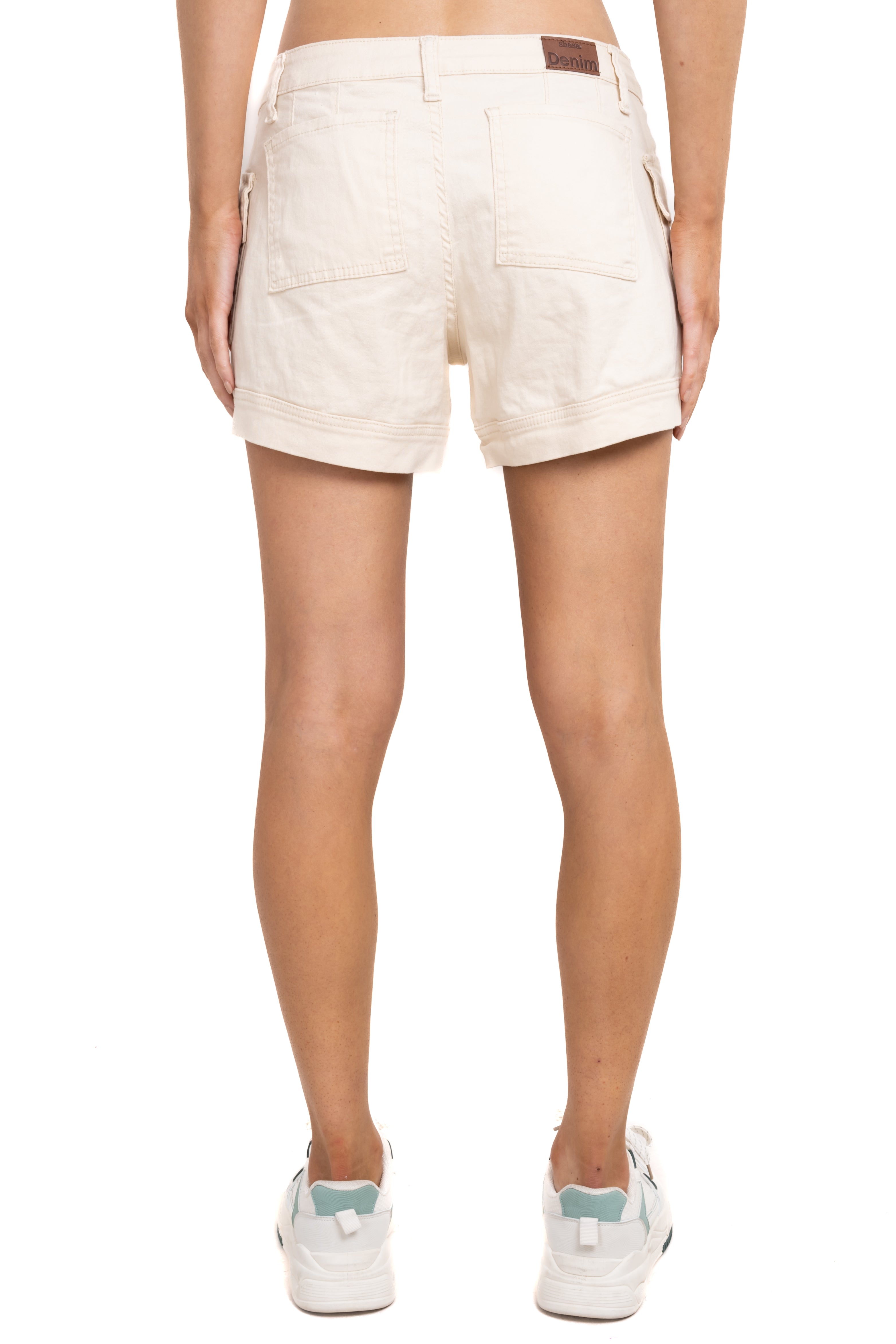 Short cargo multibolsillos HUESO