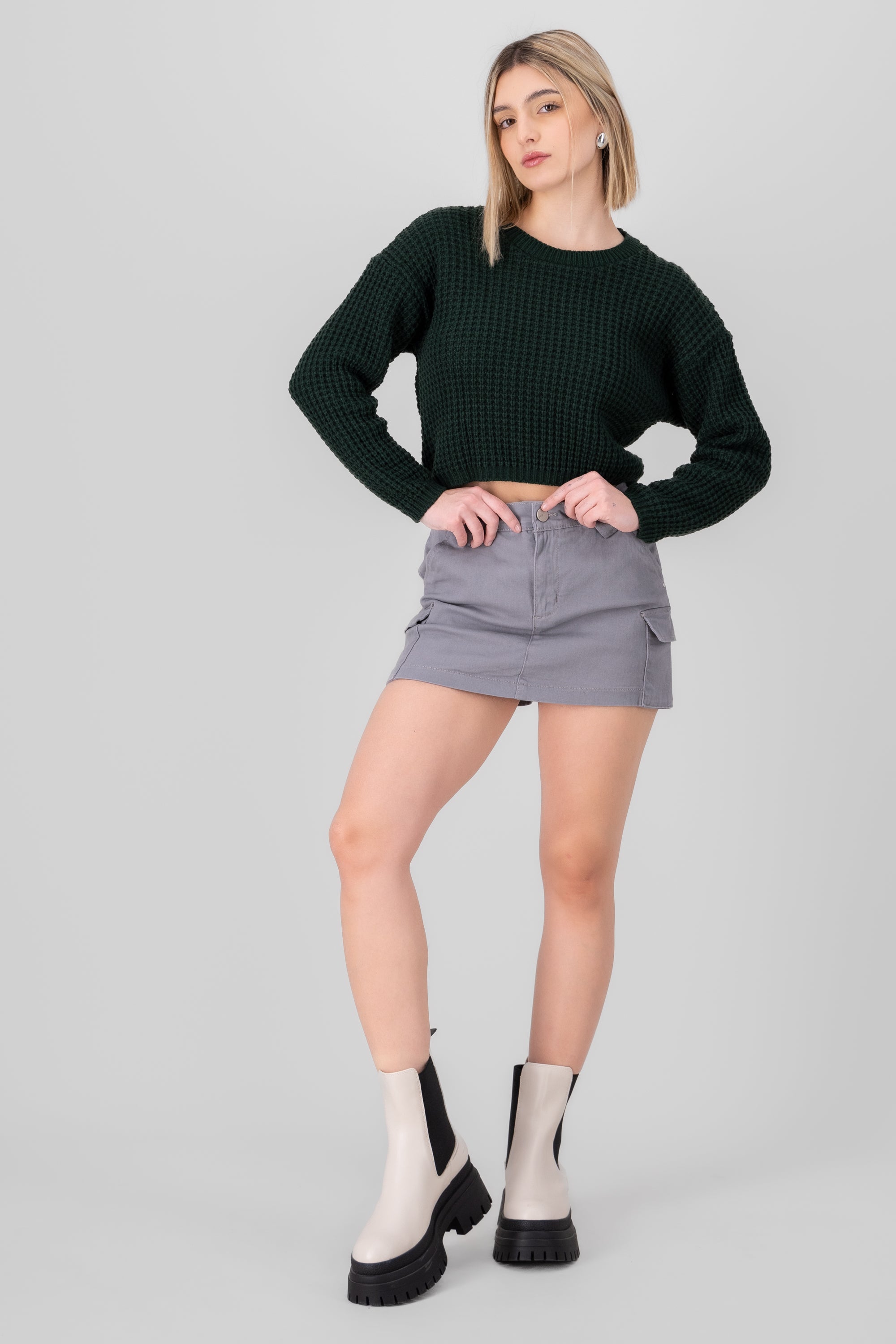 Falda short bolsillos cargo GRIS CLARO