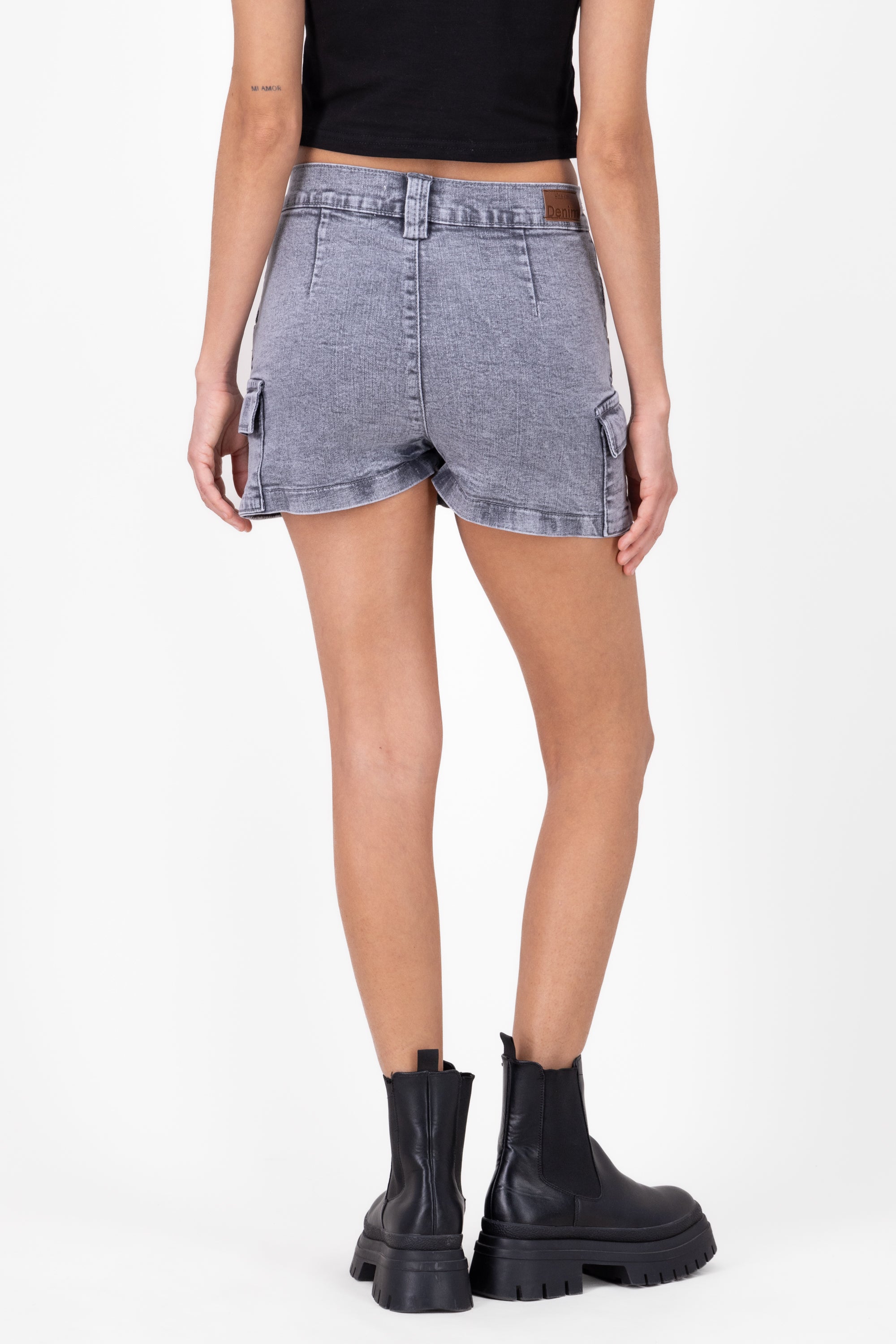 Falda short bolsillos cargo GRIS OBSCURO