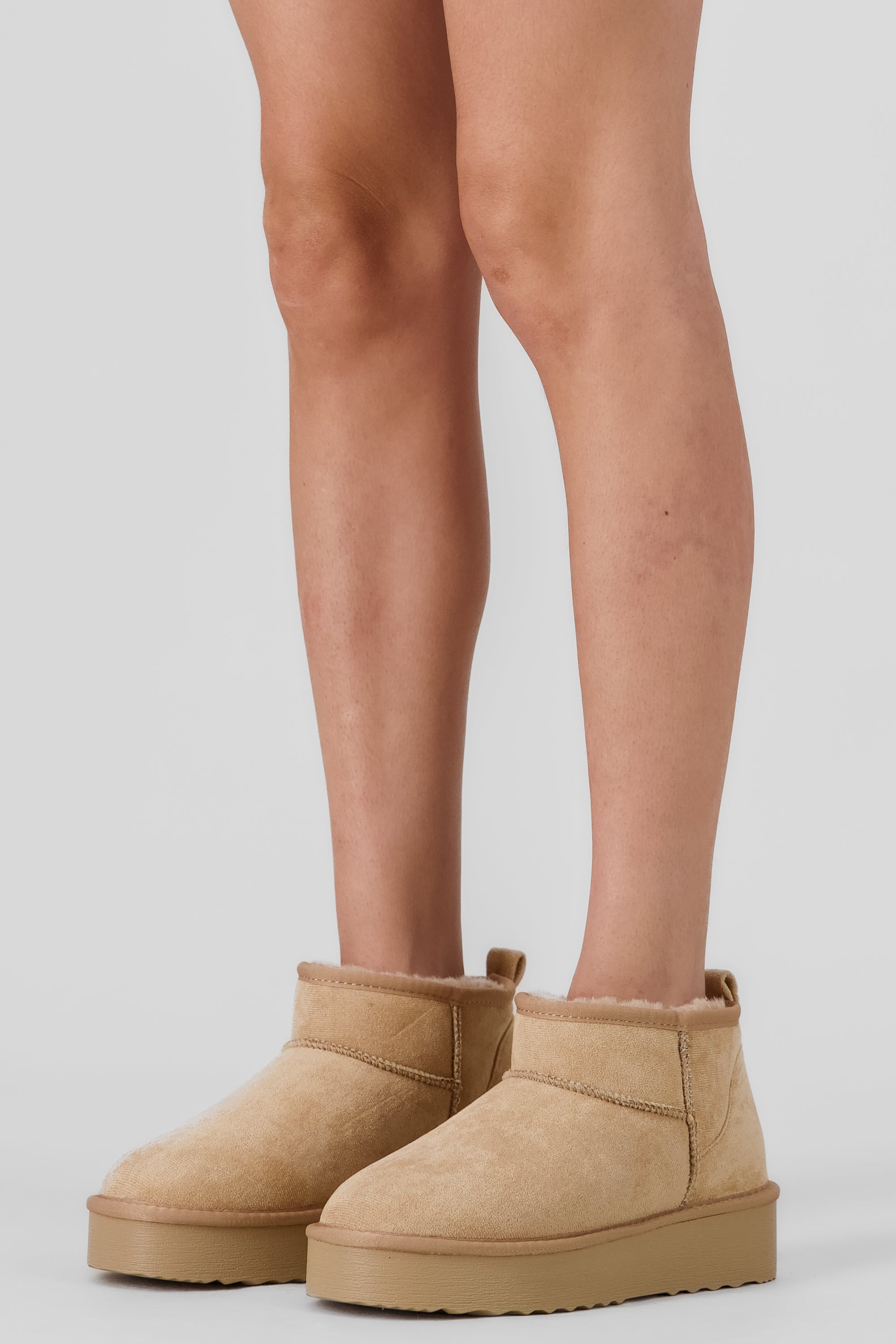 Botas Lisas Forro Peluche NUDE