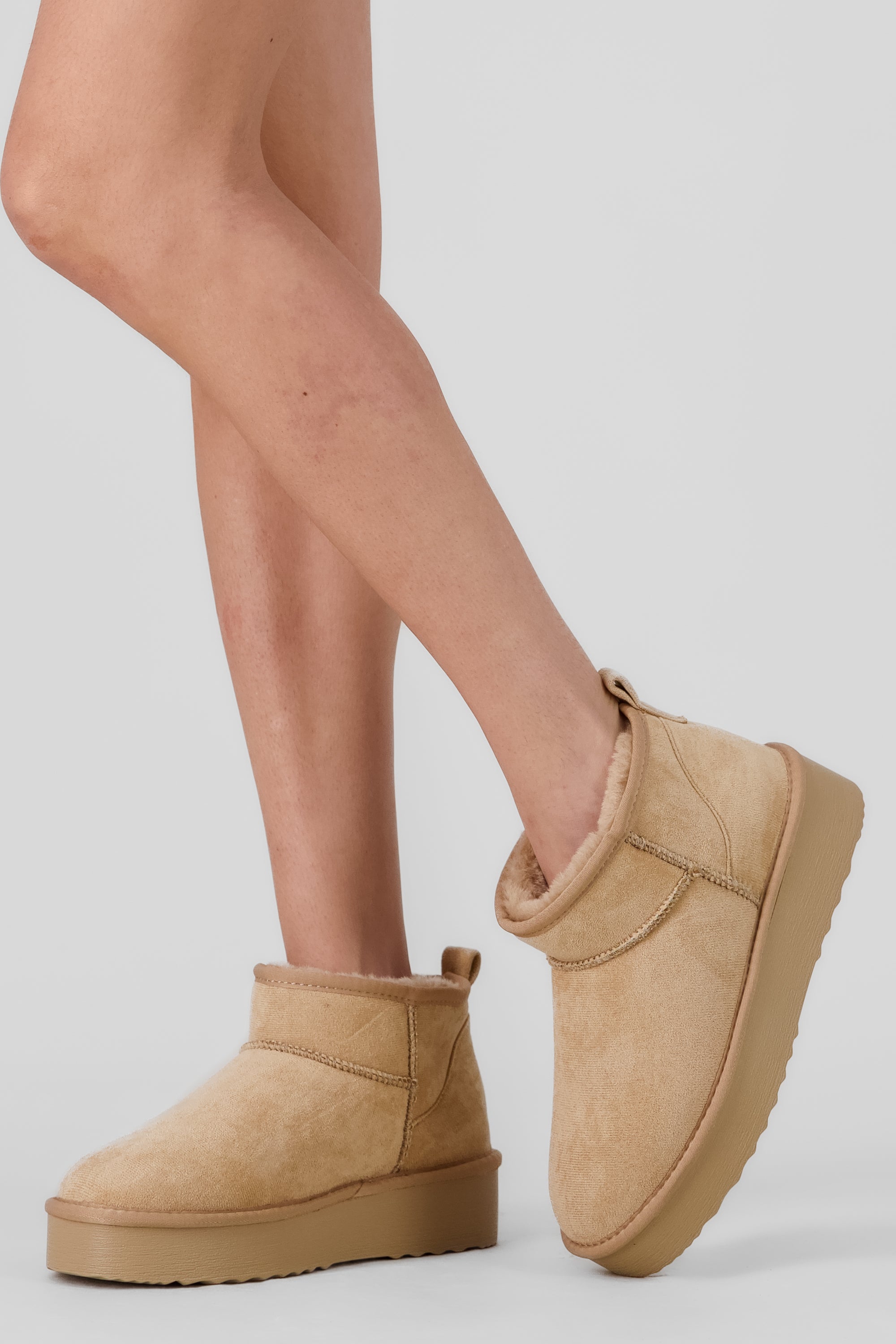 Botas Lisas Forro Peluche NUDE