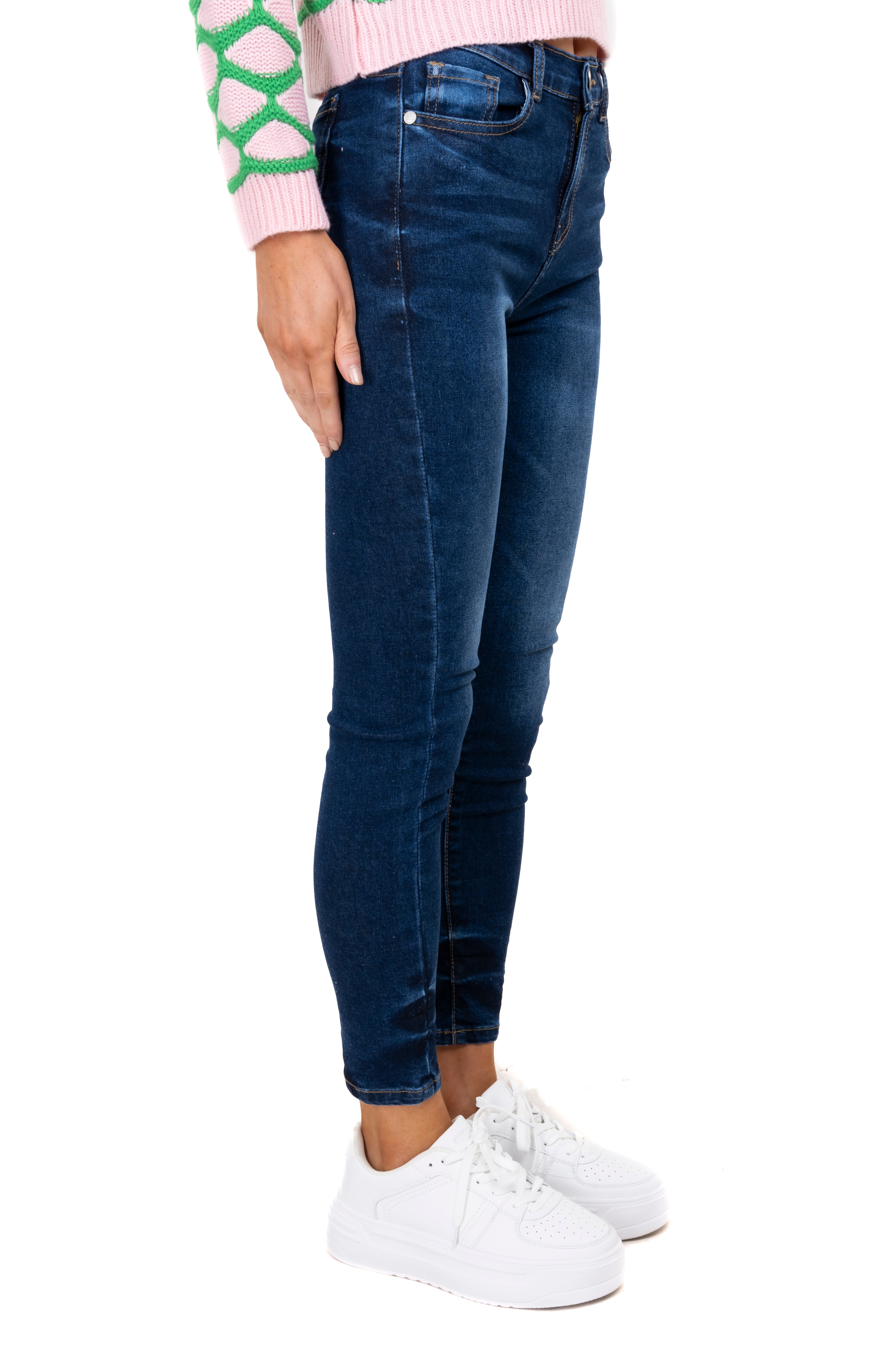Jeans skinny con detalle en tobillo DARK WASH