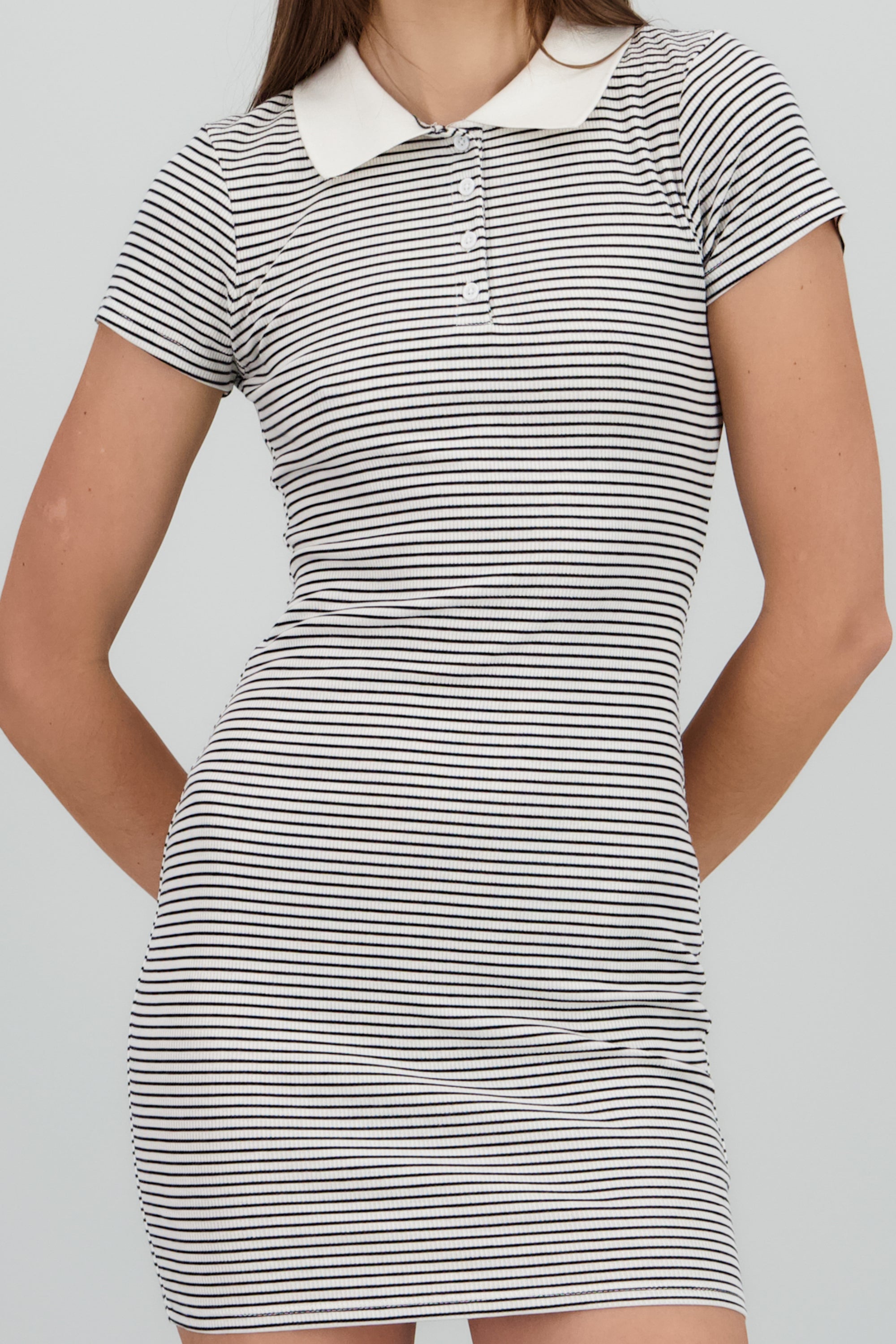 Vestido mini bodycon cuello polo BLANCO COMBO