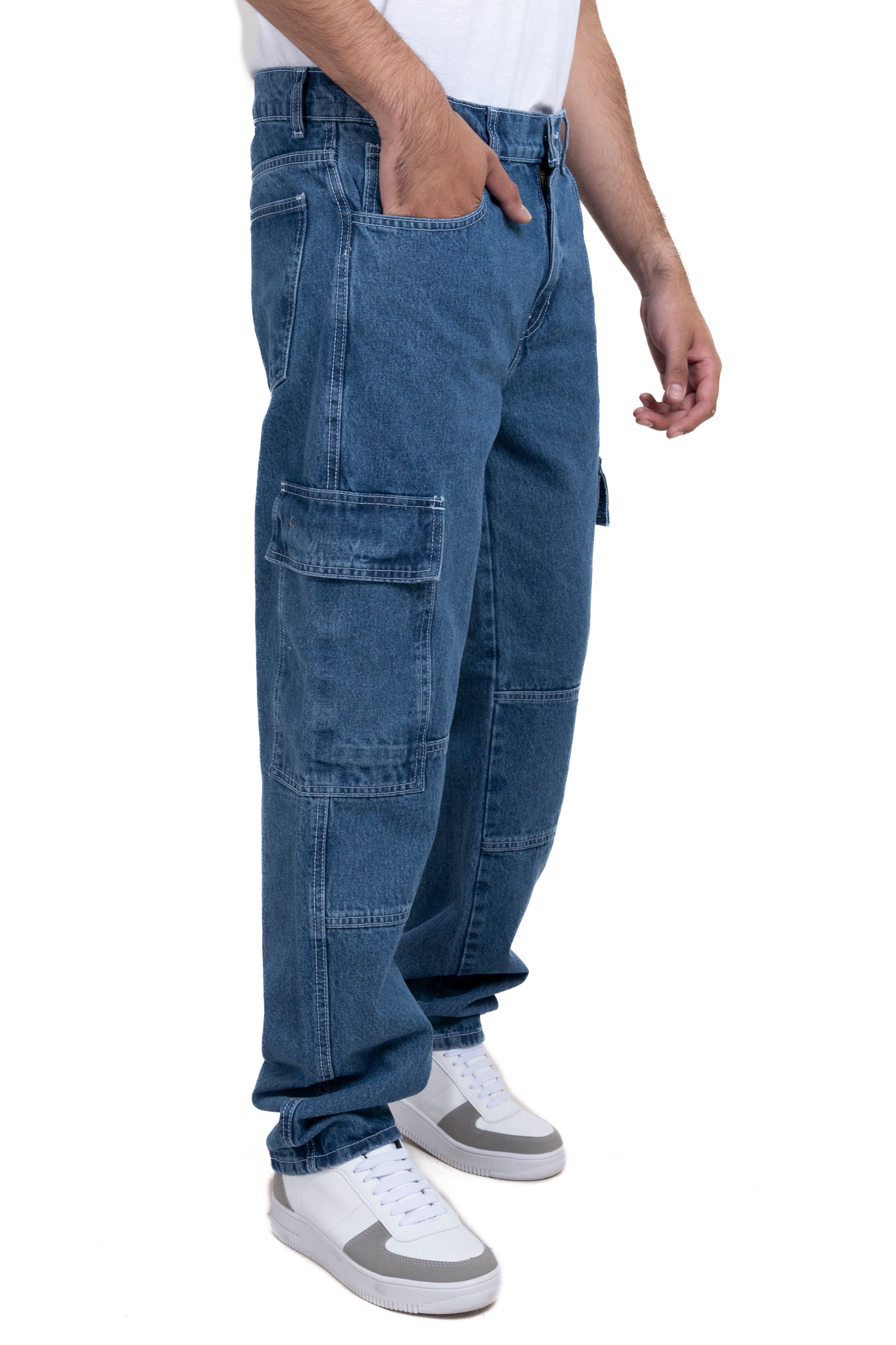Jeans rectos bolsas cargo MEDIUM WASH