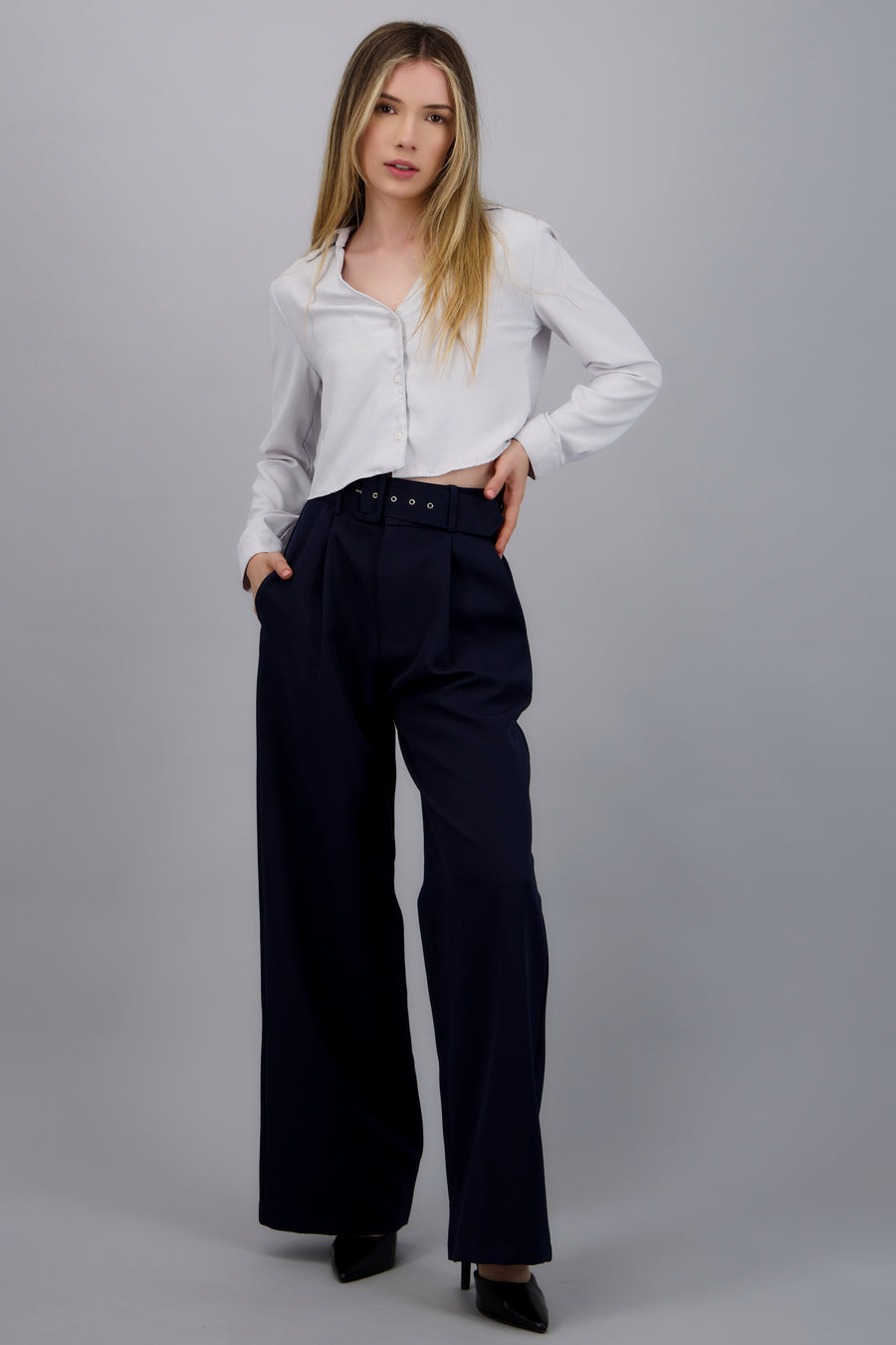 Pantalón liso cinturón