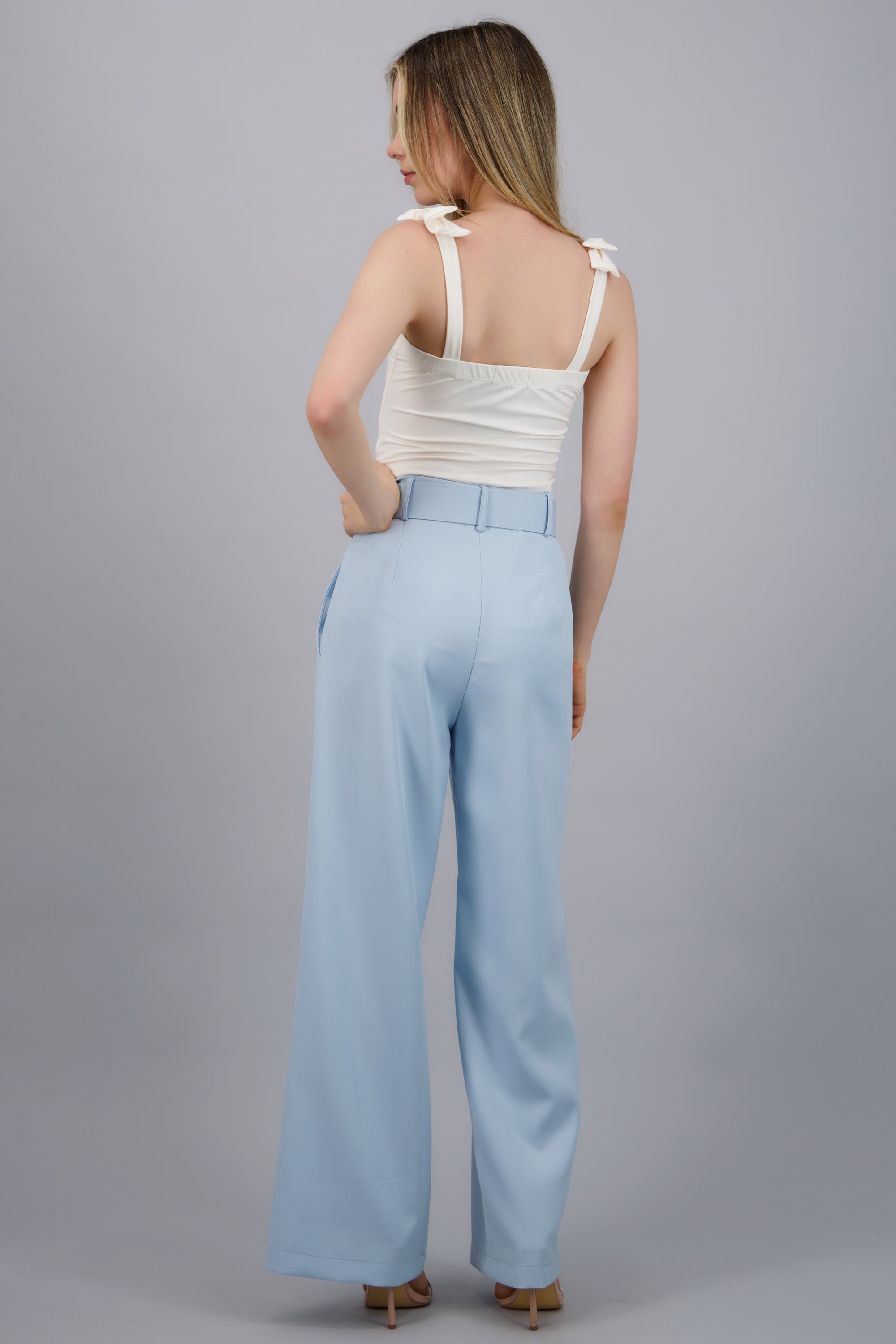 Pantalón liso cinturón AZUL CIELO