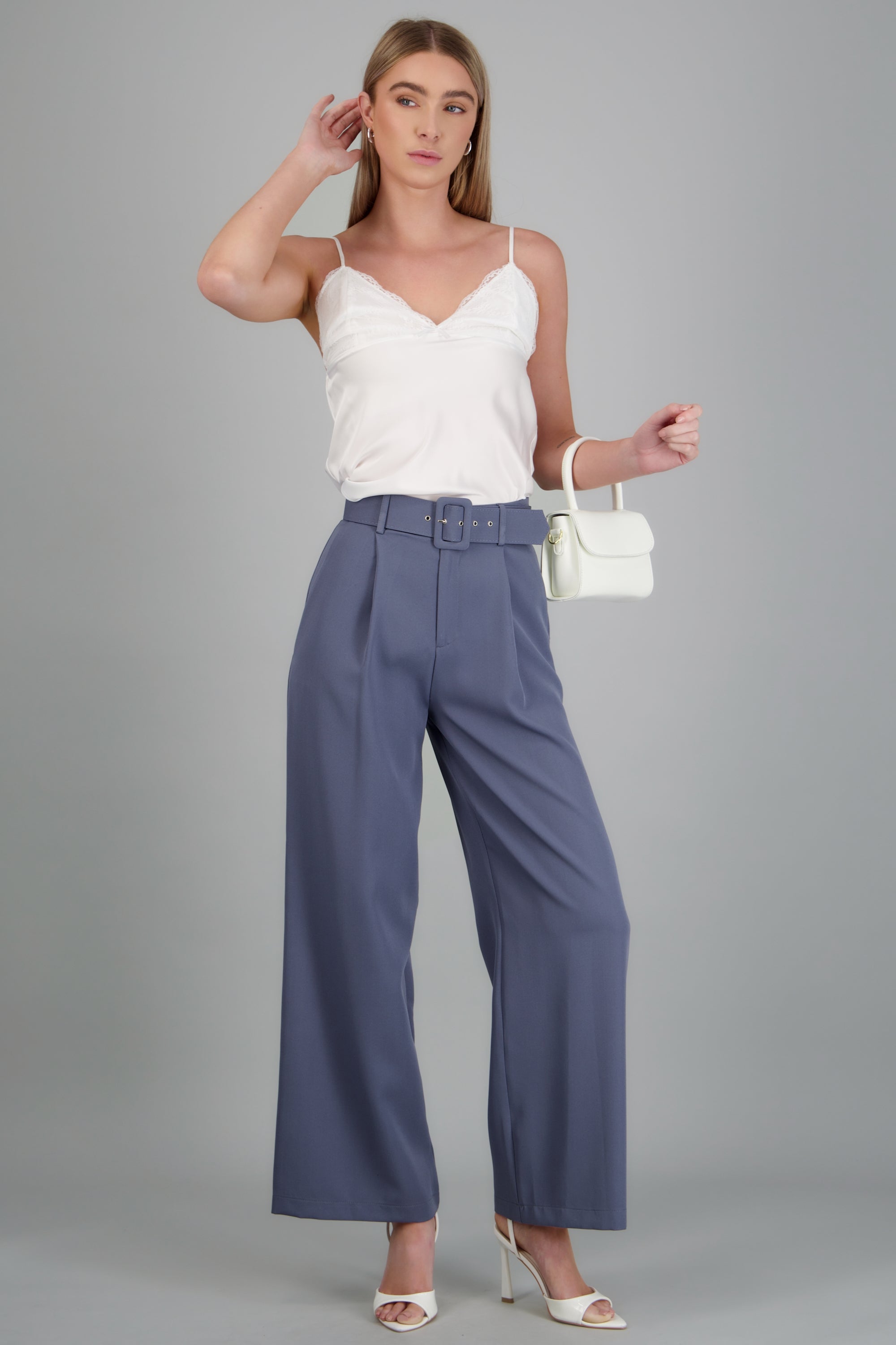 Pantalón liso cinturón MEDIUM WASH