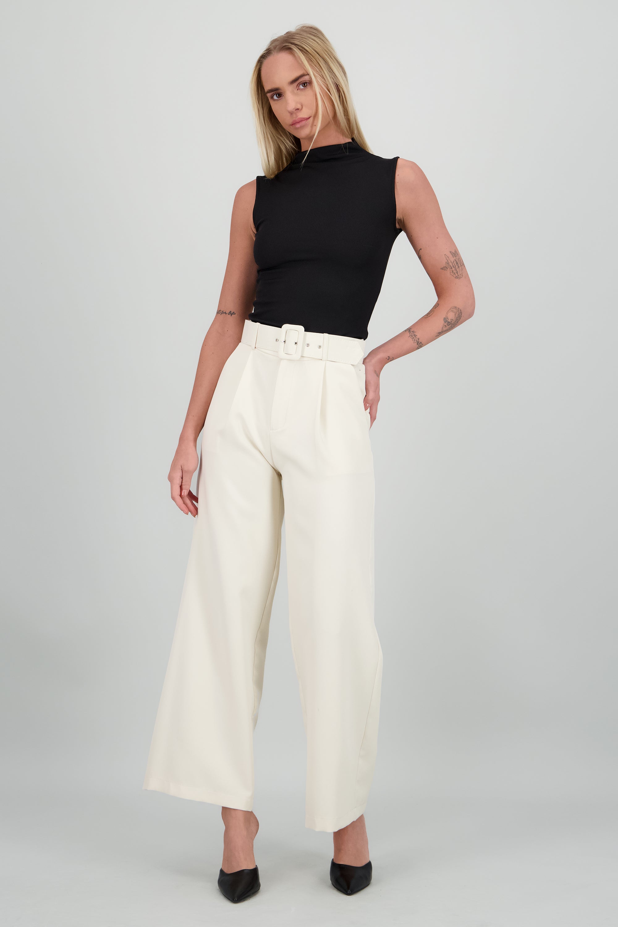 Pantalon Liso Cinturon CREMA