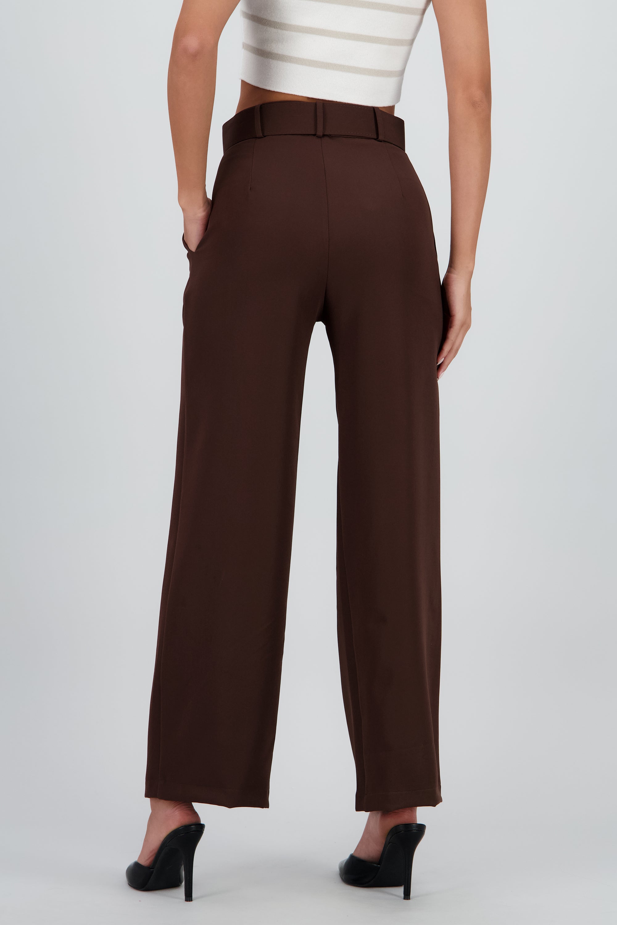 Pantalon Liso Cinturon CHOCOLATE